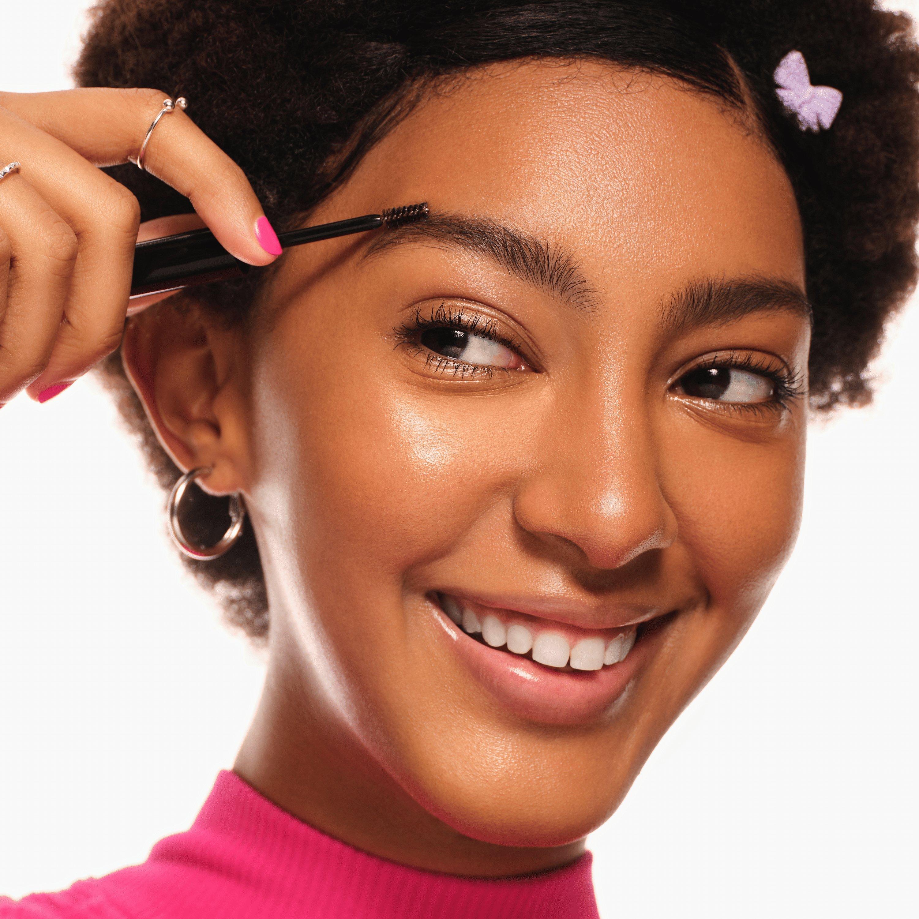 essence fluffy brows portrait