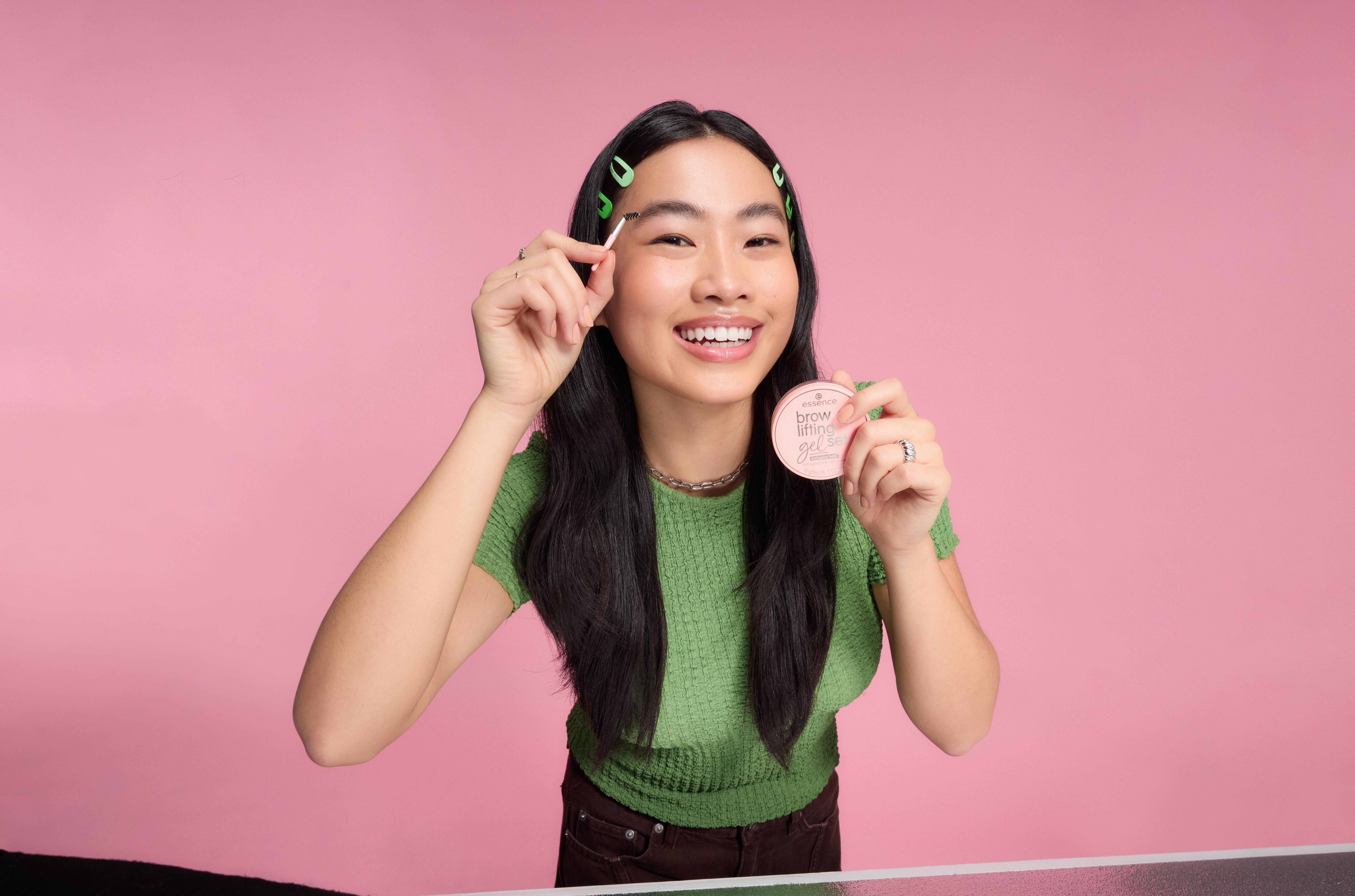 essence fluffy brows portrait