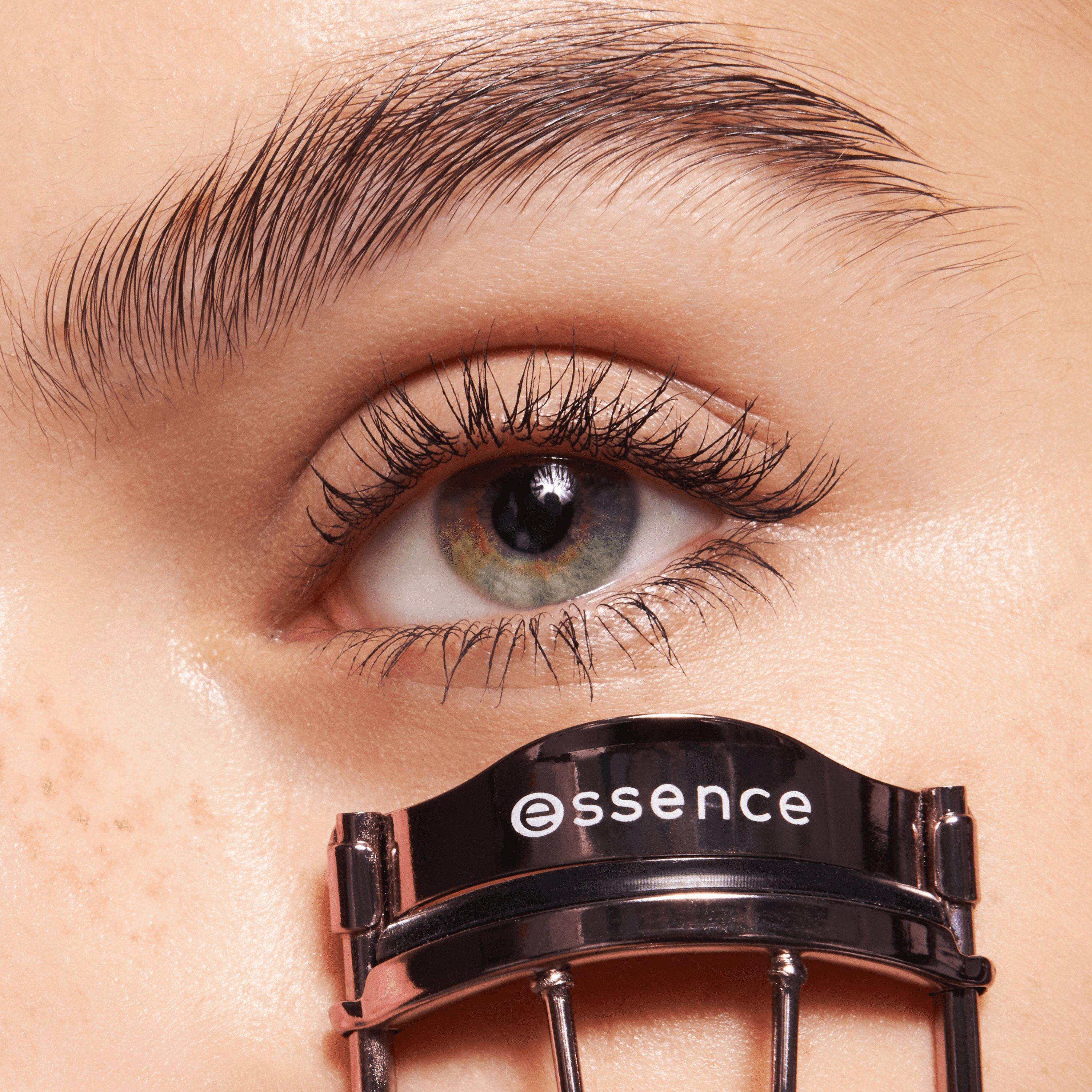 essence How to apply Mascara