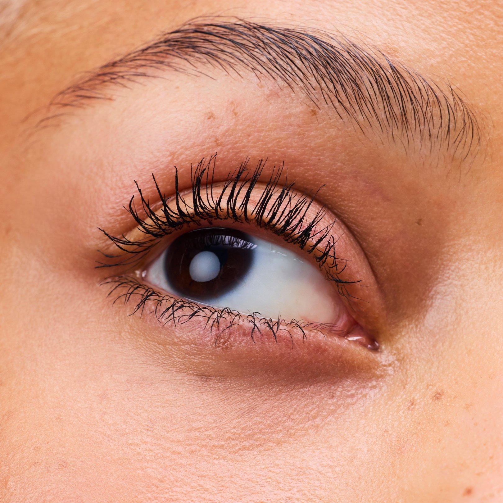 essence lash without limits waterproof mascara makro