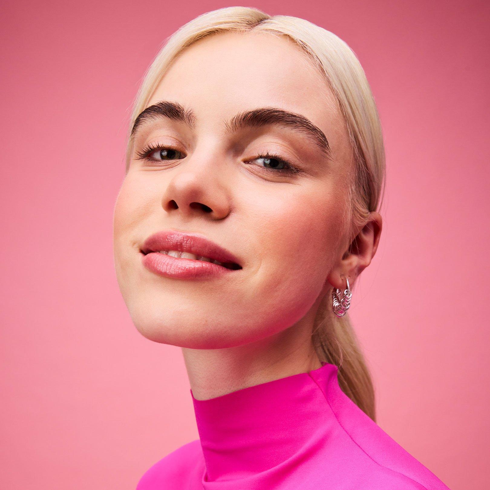 essence Lash Without Limits Porträt