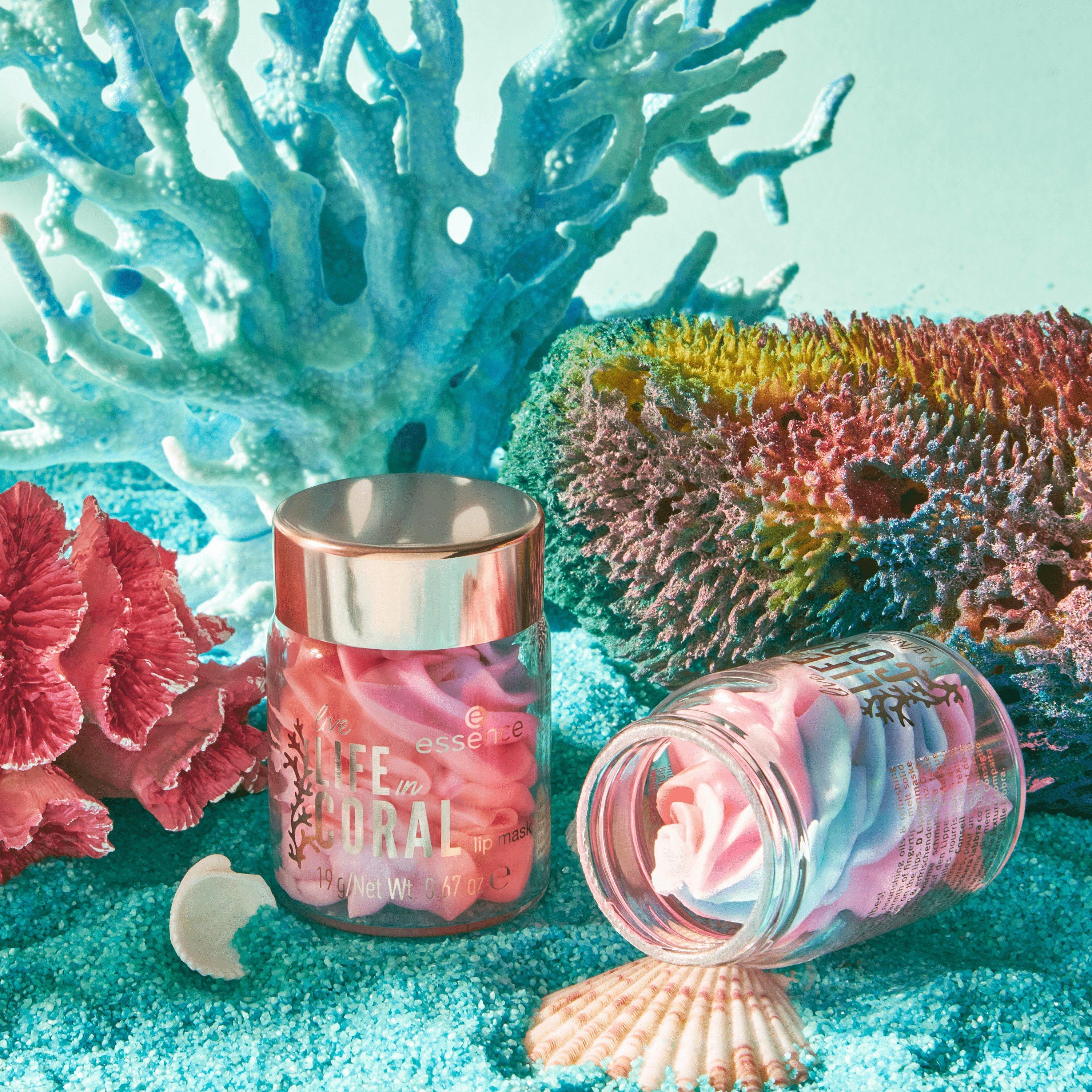 essence trend edition live life in coral maschera per labbra con texture a spirale