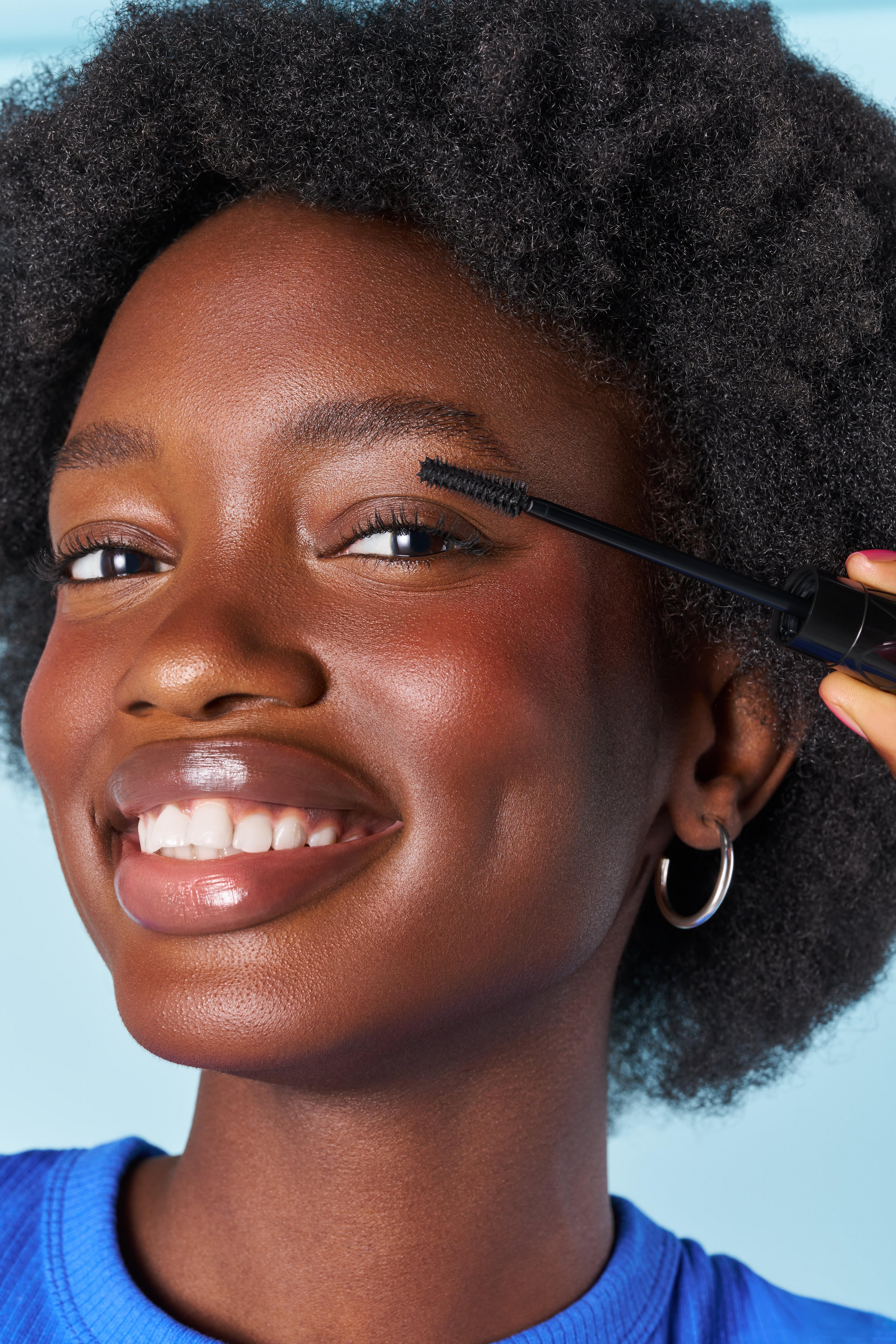 essence mascara looks model volume