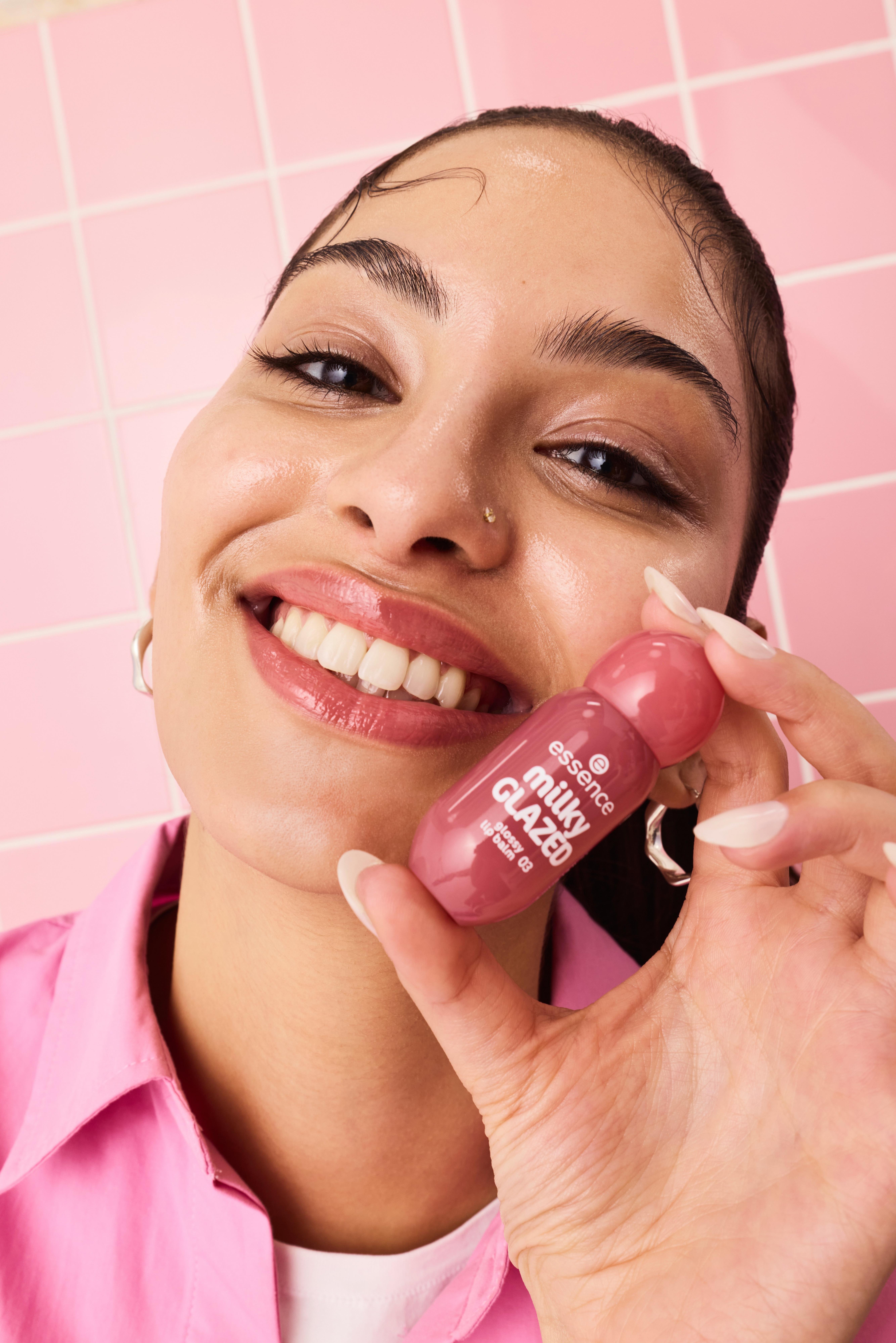 essence Milky Works -kampanjan malli