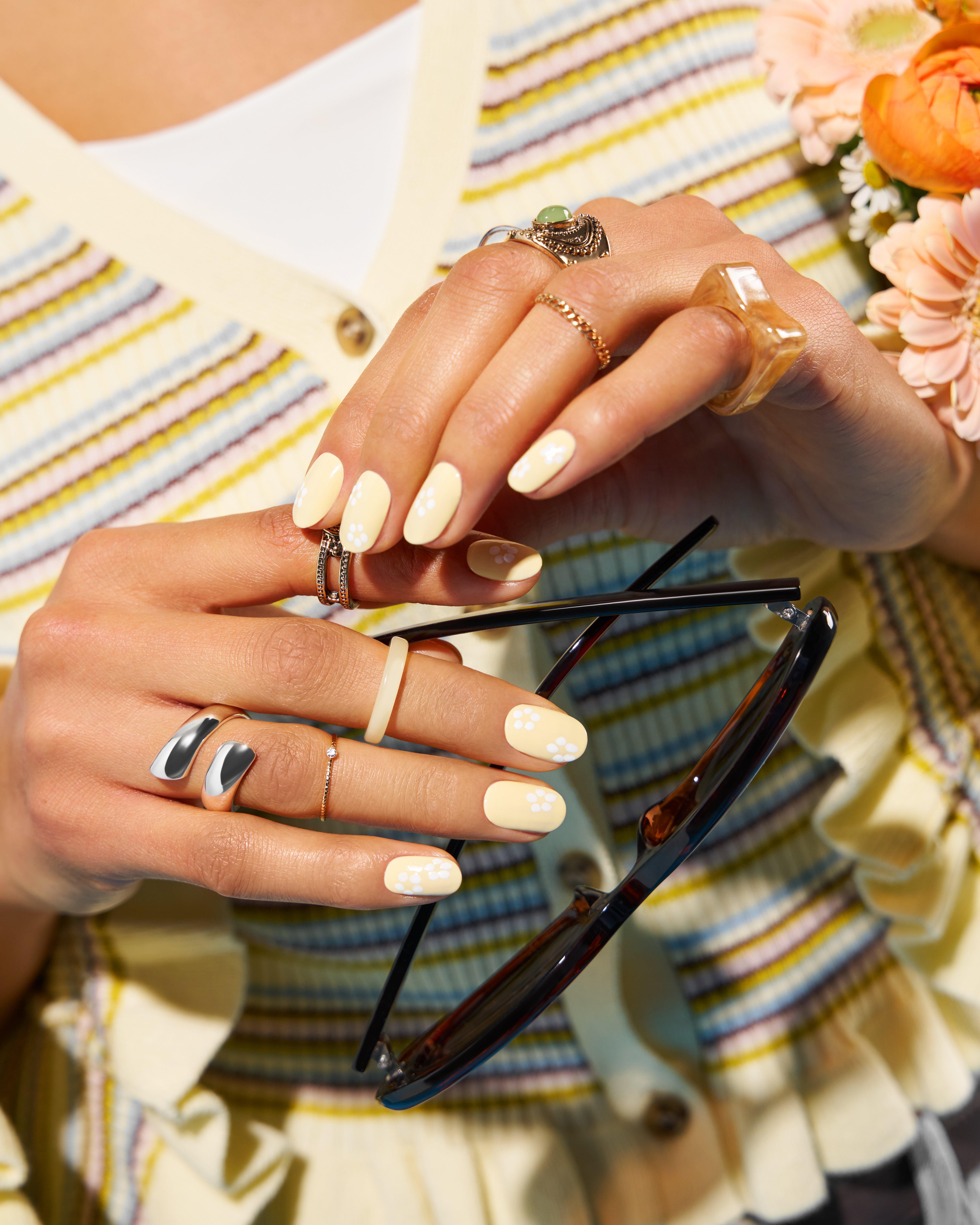 essence nail polish trends portrait nagellack farben 2026