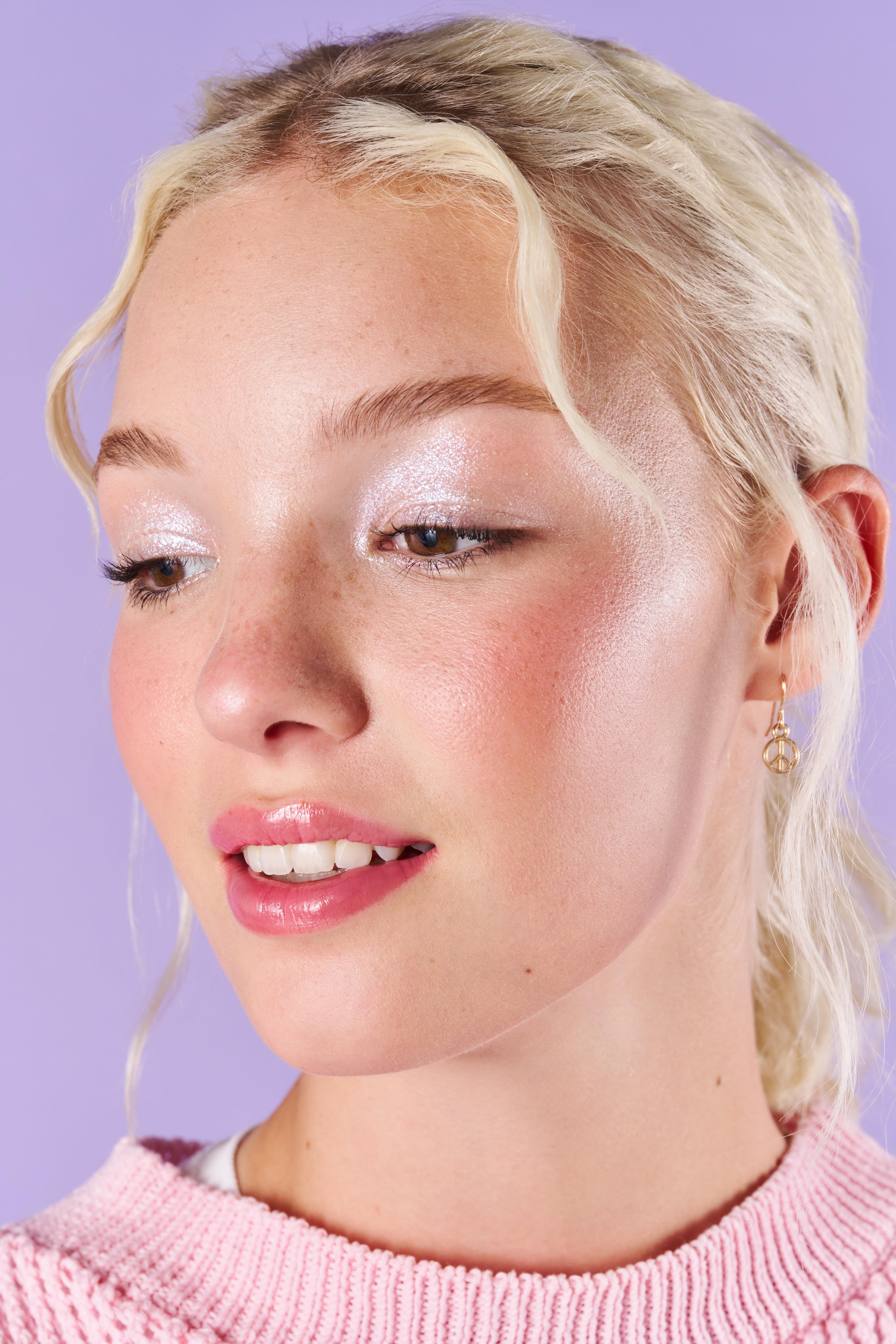 essence spring make up look portrait