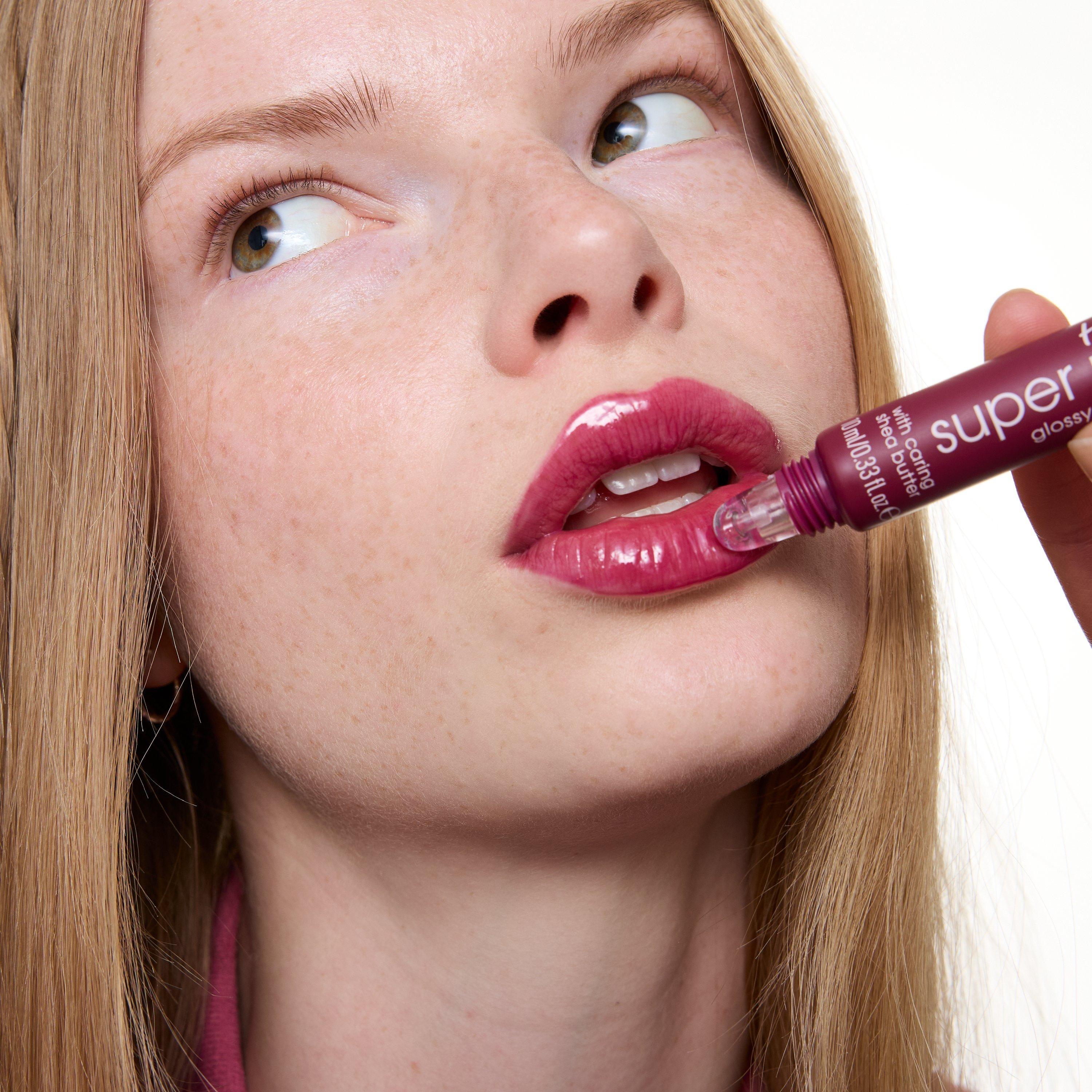essence New Arrivals Portrait