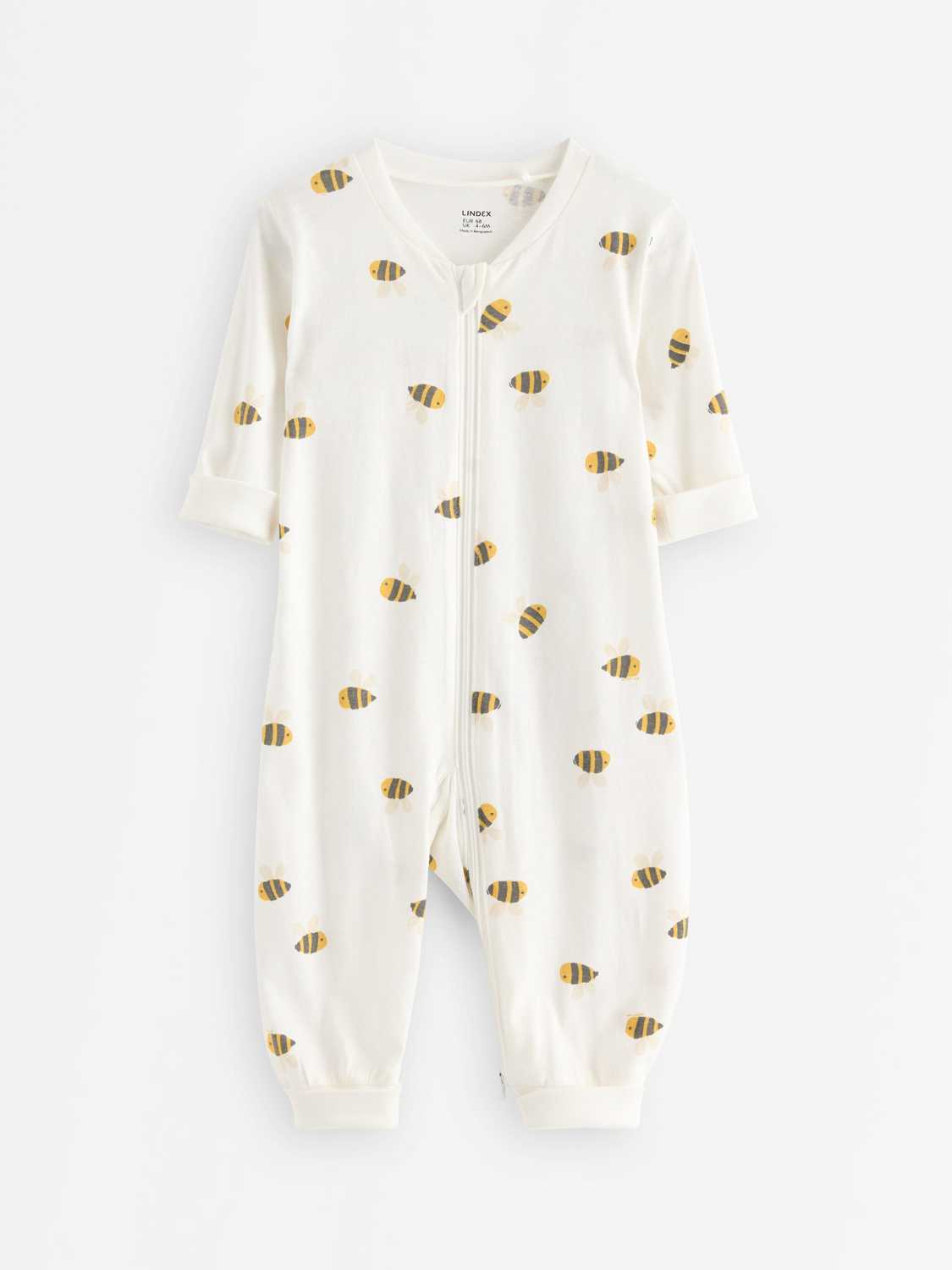 Pyjamas med applikation baktill