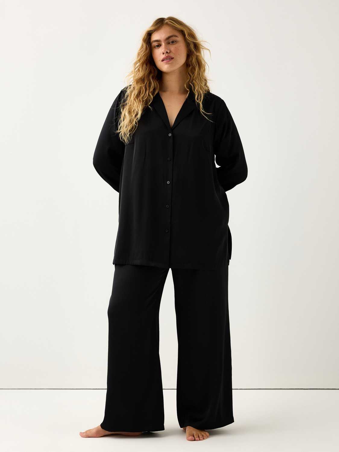 Pyjamasset i satin