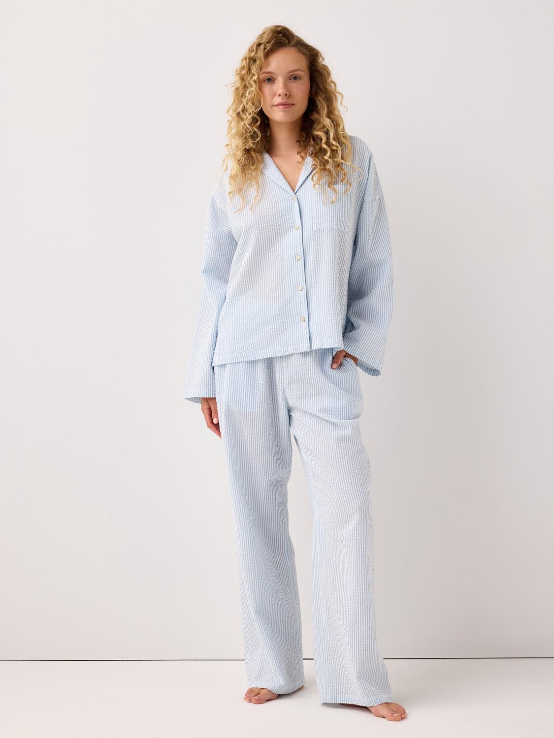 Pyjamasbyxor i bäckebölja med längre ben
