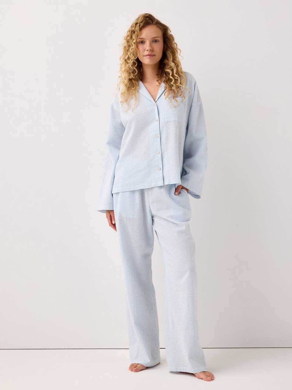 Pyjamasbyxor i bäckebölja med längre ben