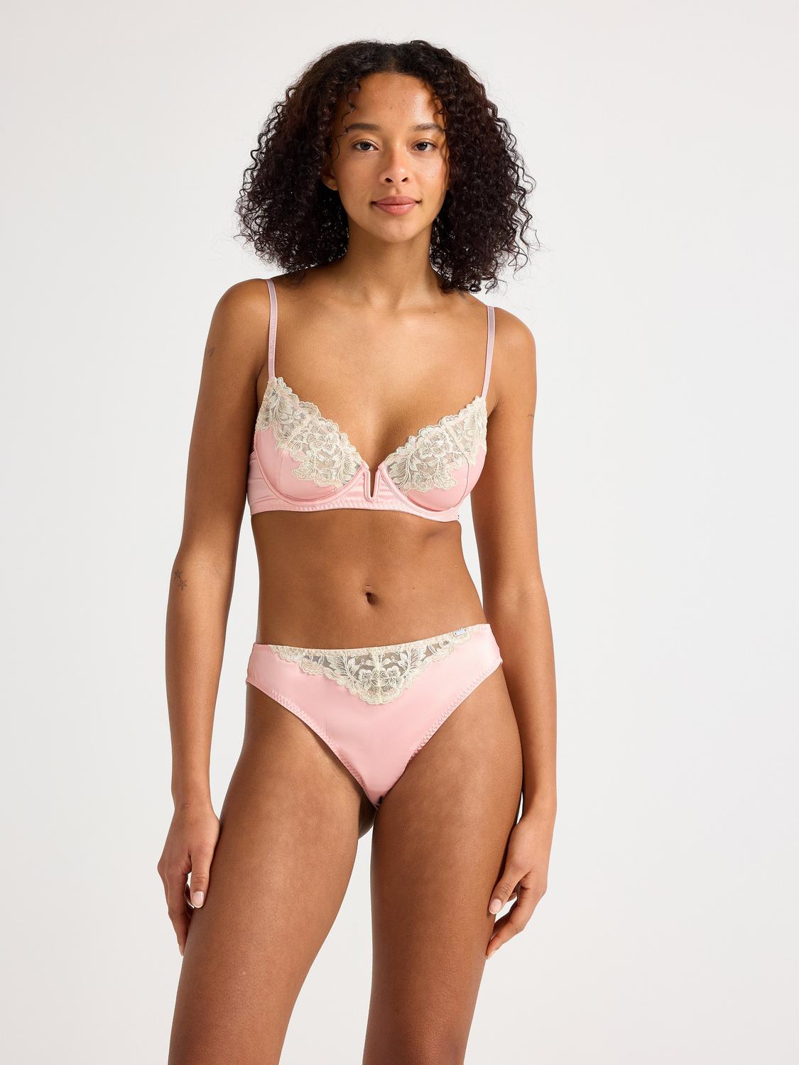 ella m – braziliantrosor med normalhög midja