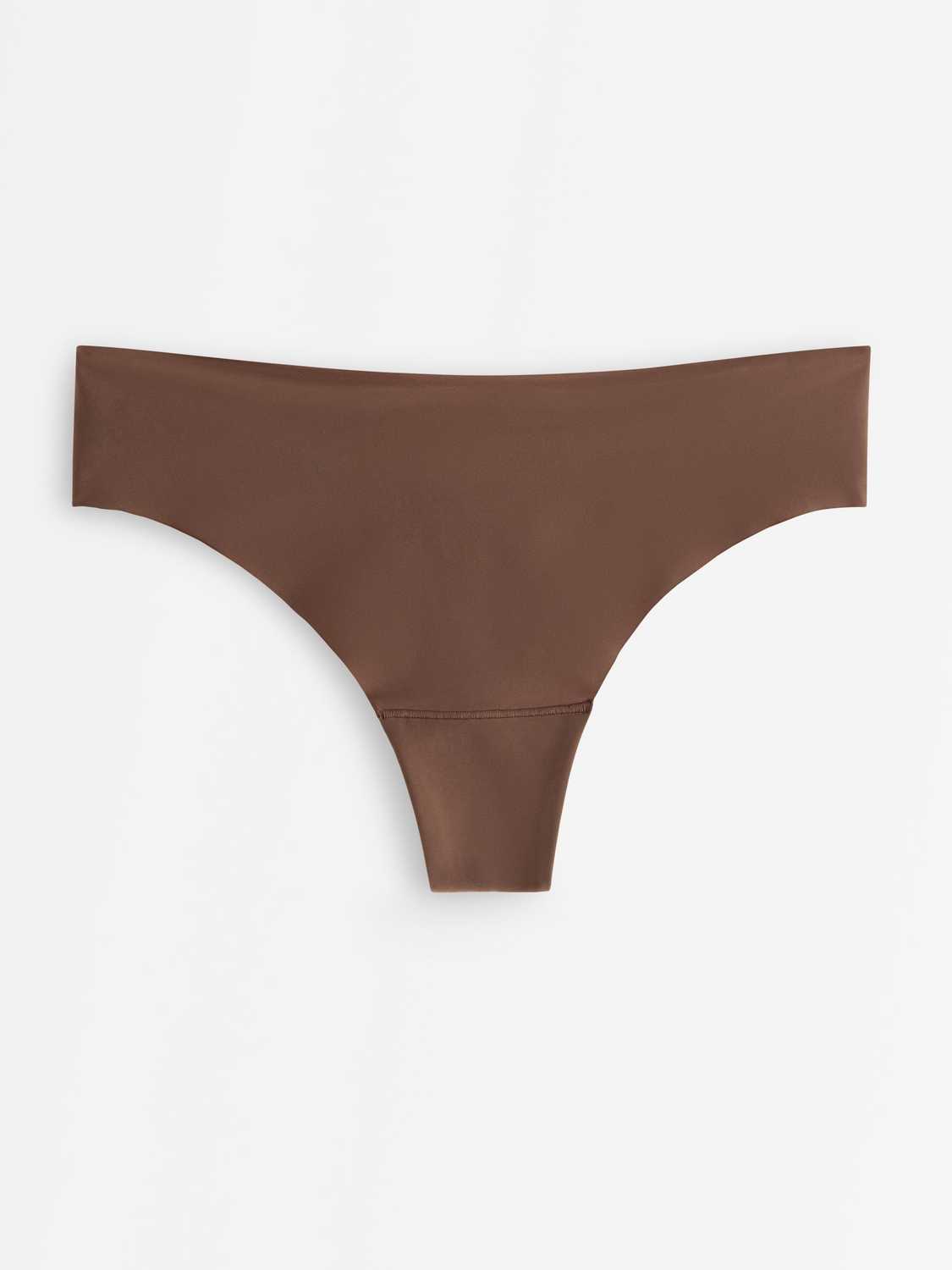 Invisible stringtrosor med normalhög midja
