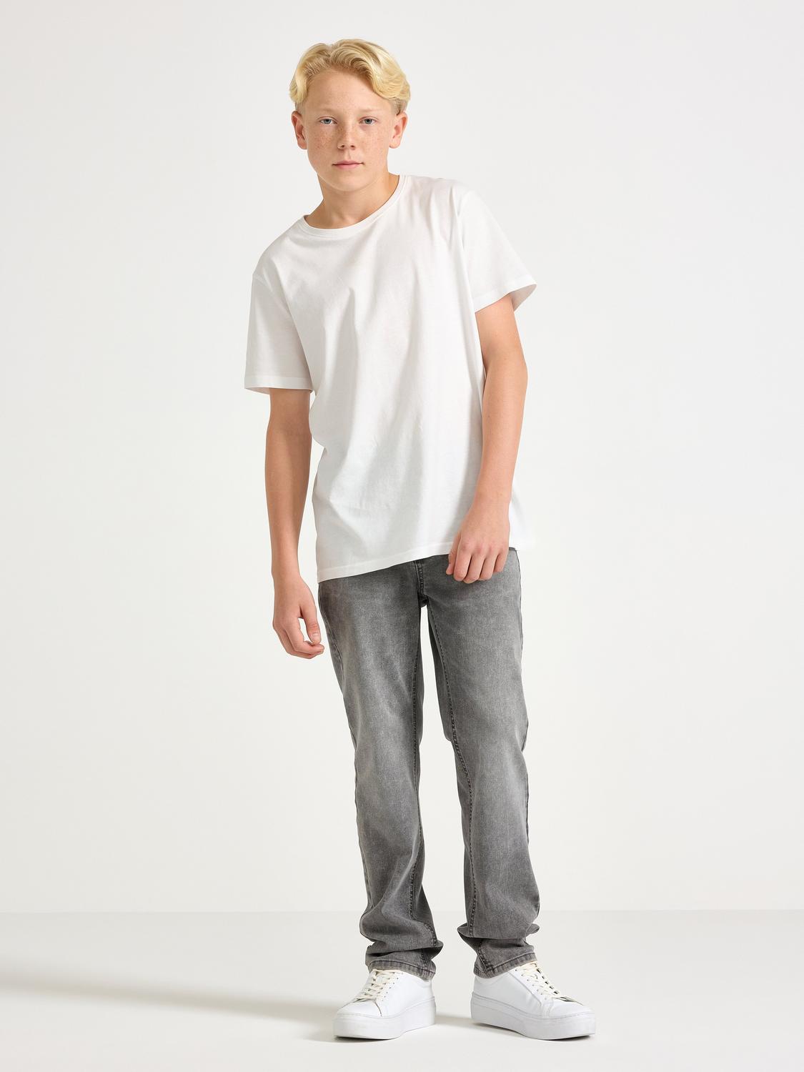 STAFFAN Straight leg jeans med stretch