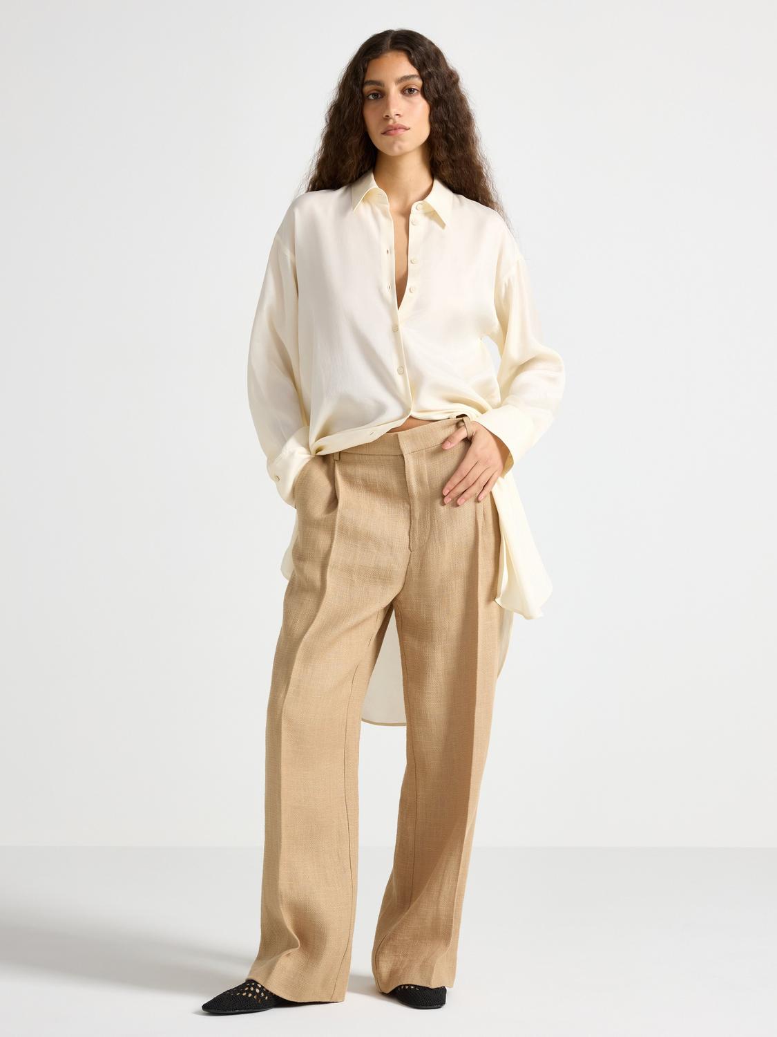 Byxor i linneblandning