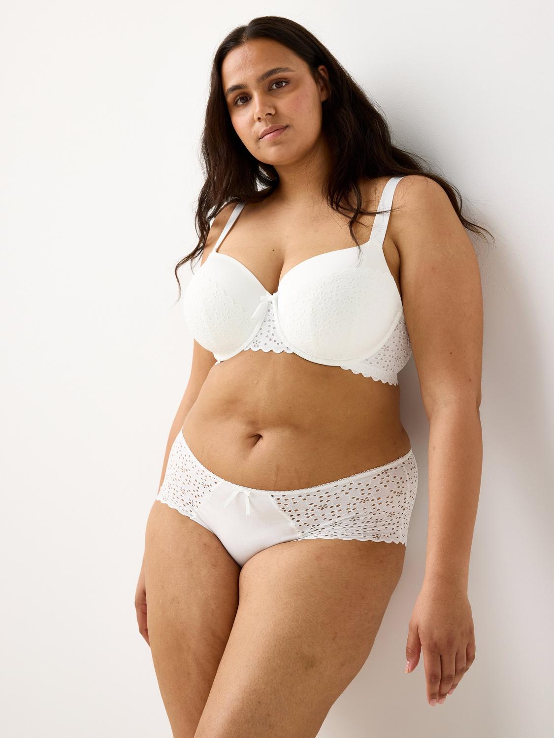 Vejde t-shirt-bh med broderie anglaise