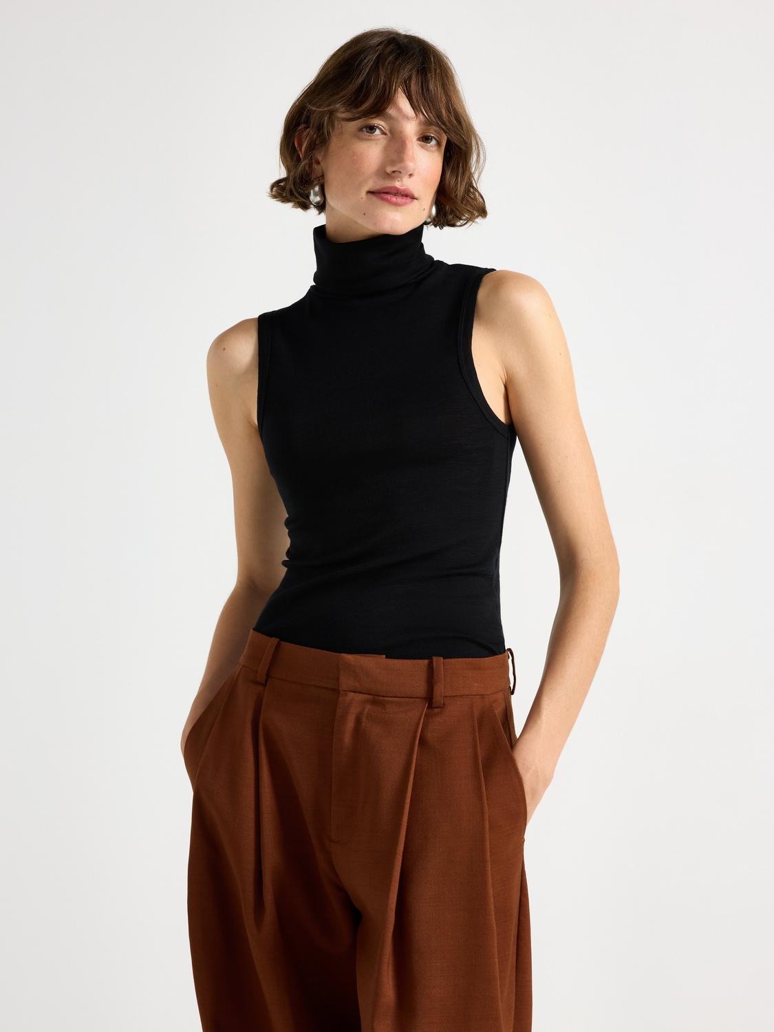 Ärmlös polotopp i merinoull