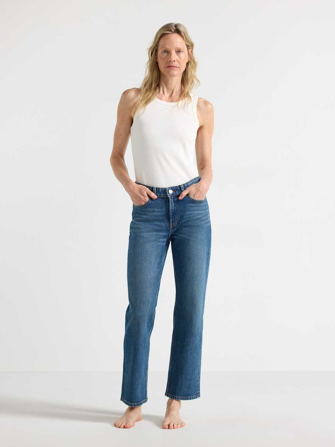STRAIGHT Nea cropped jeans med lätt stretch