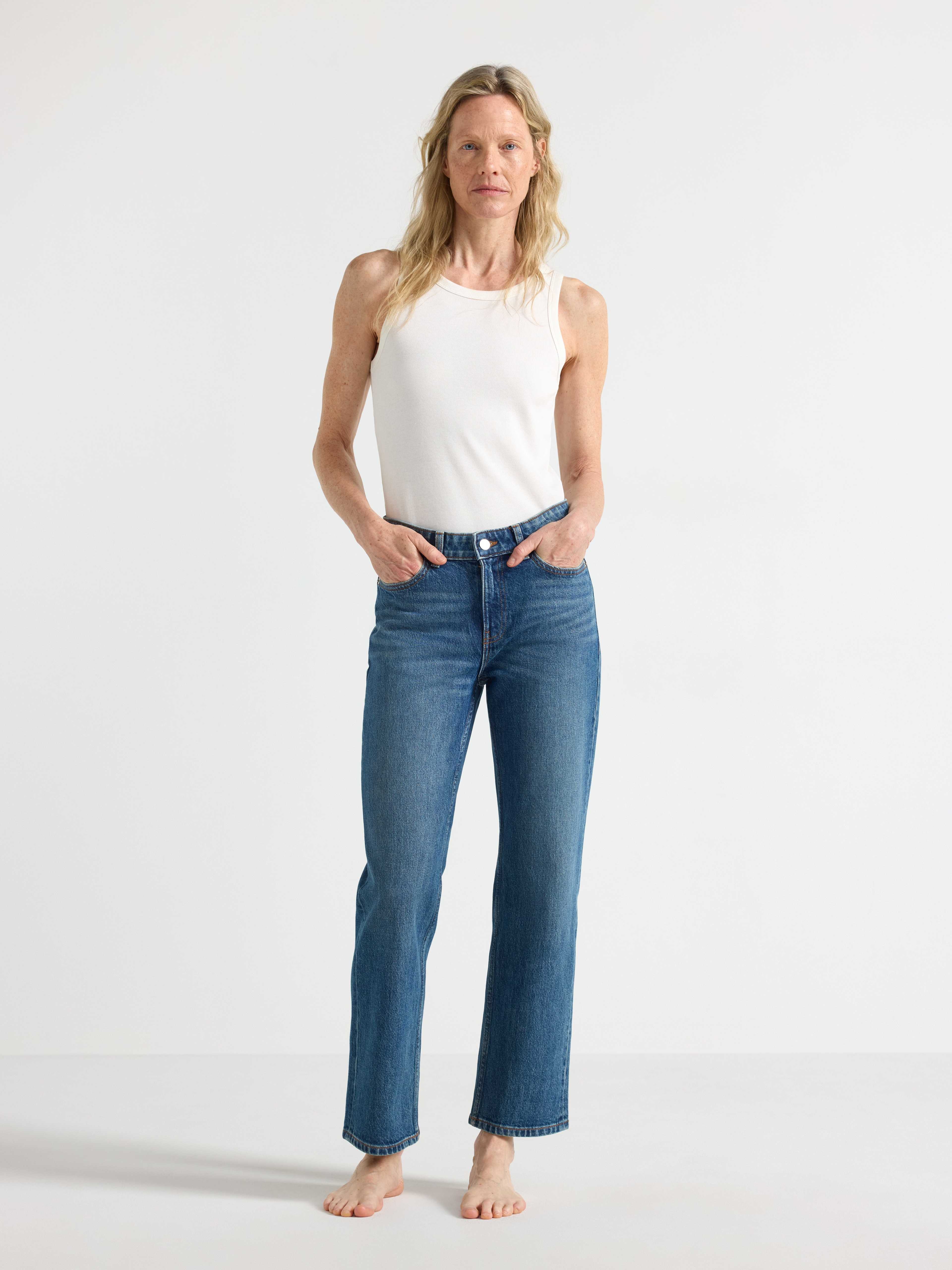 STRAIGHT Nea cropped jeans med lätt stretch