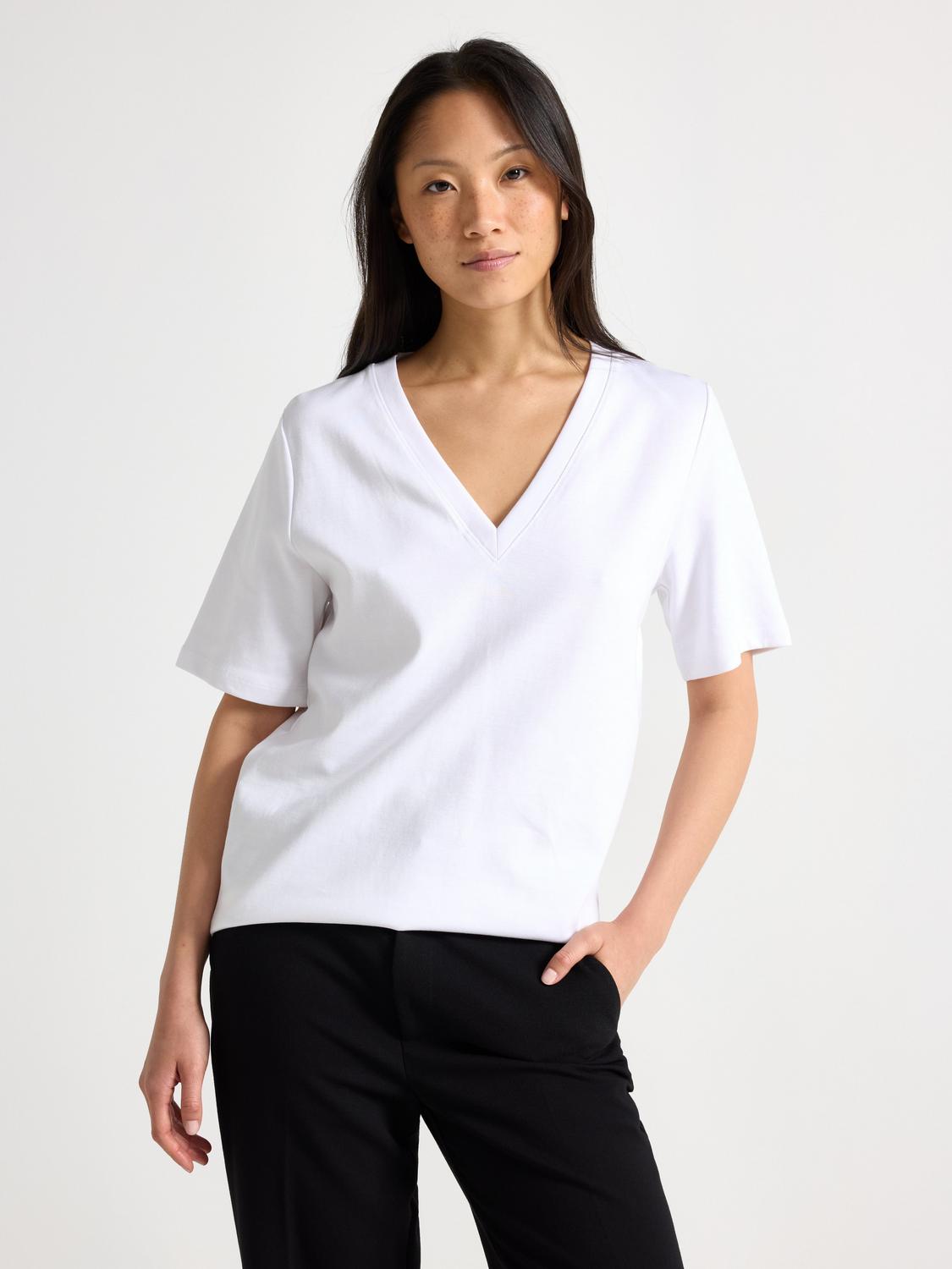 T-shirt med v-ringning