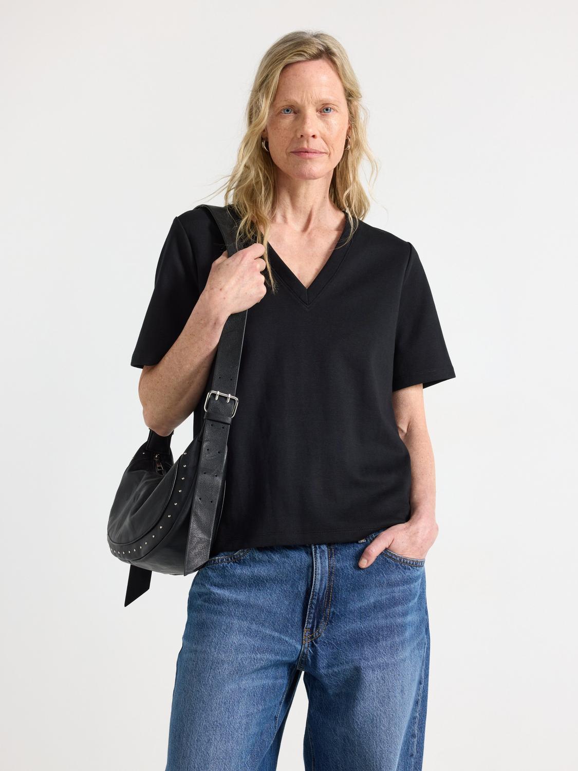 T-shirt med v-ringning