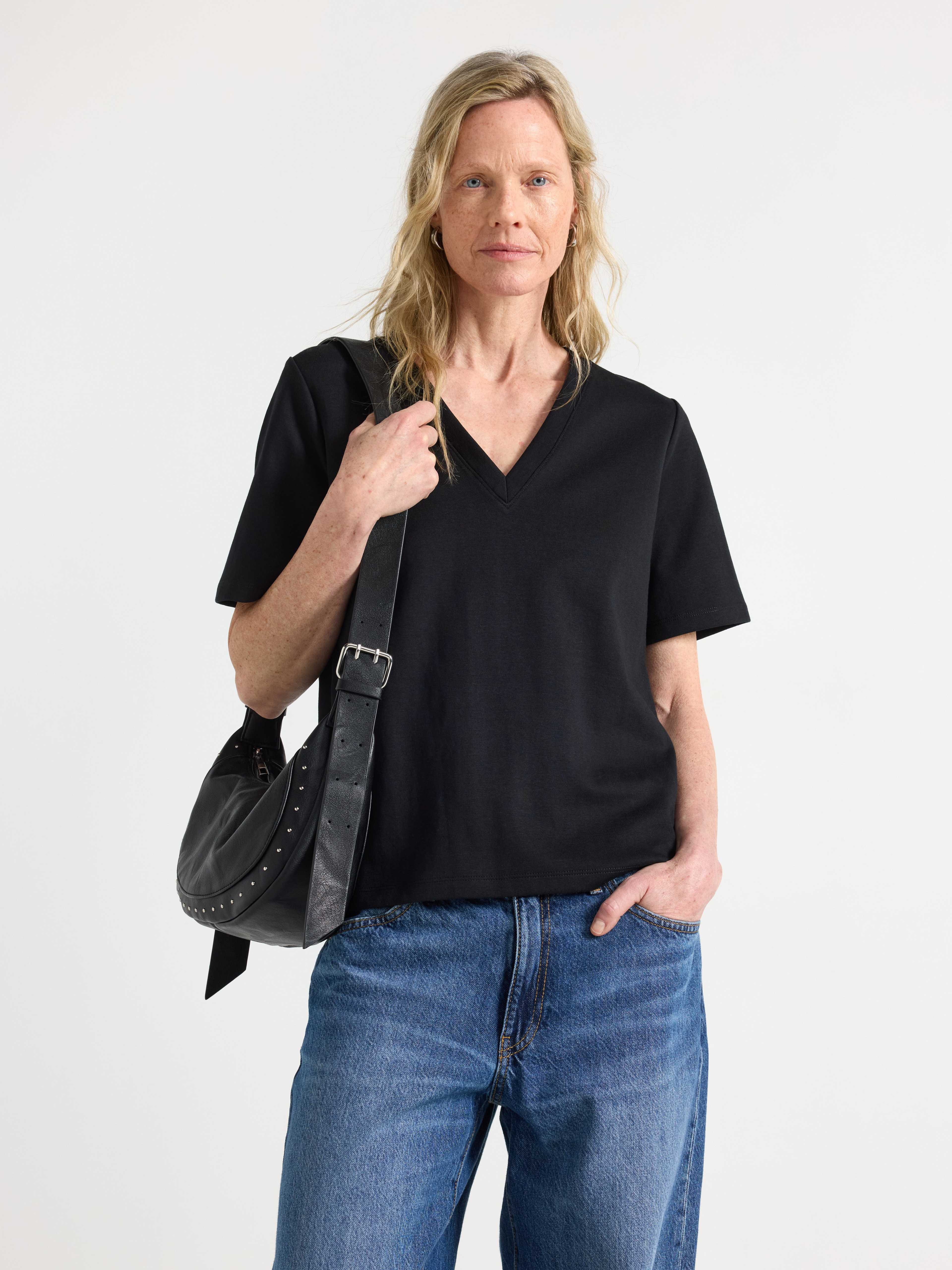 T-shirt med v-ringning