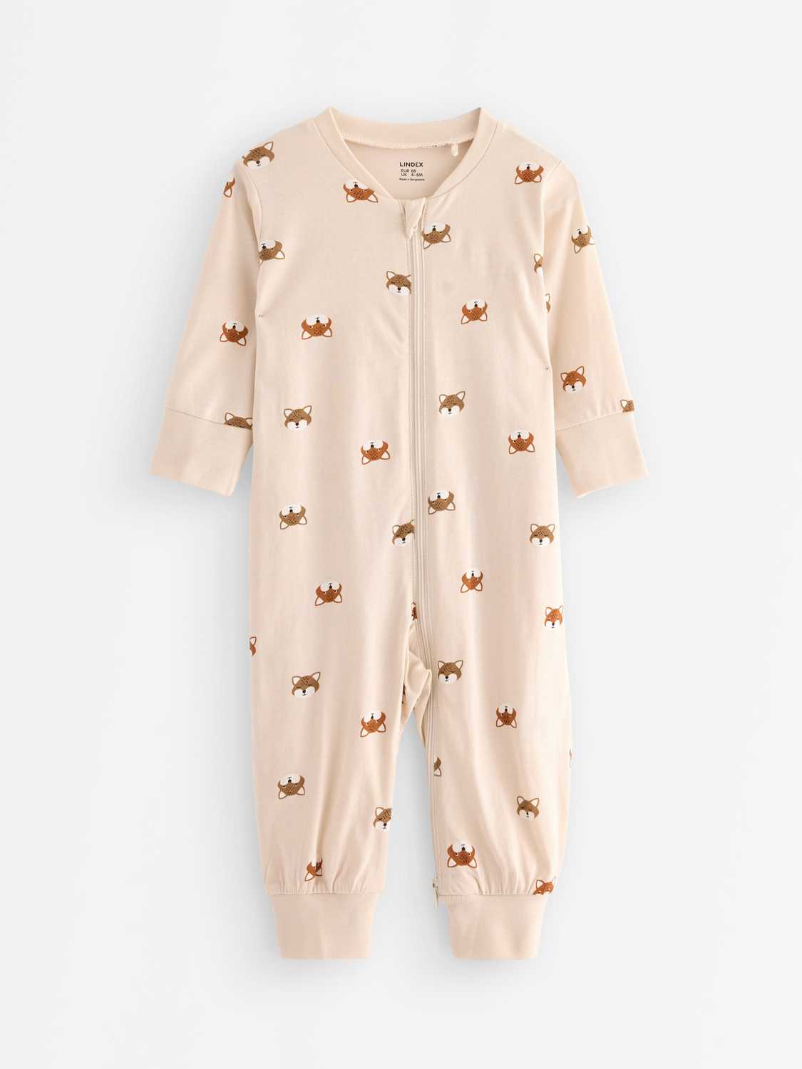 Pyjamas med applikation baktill