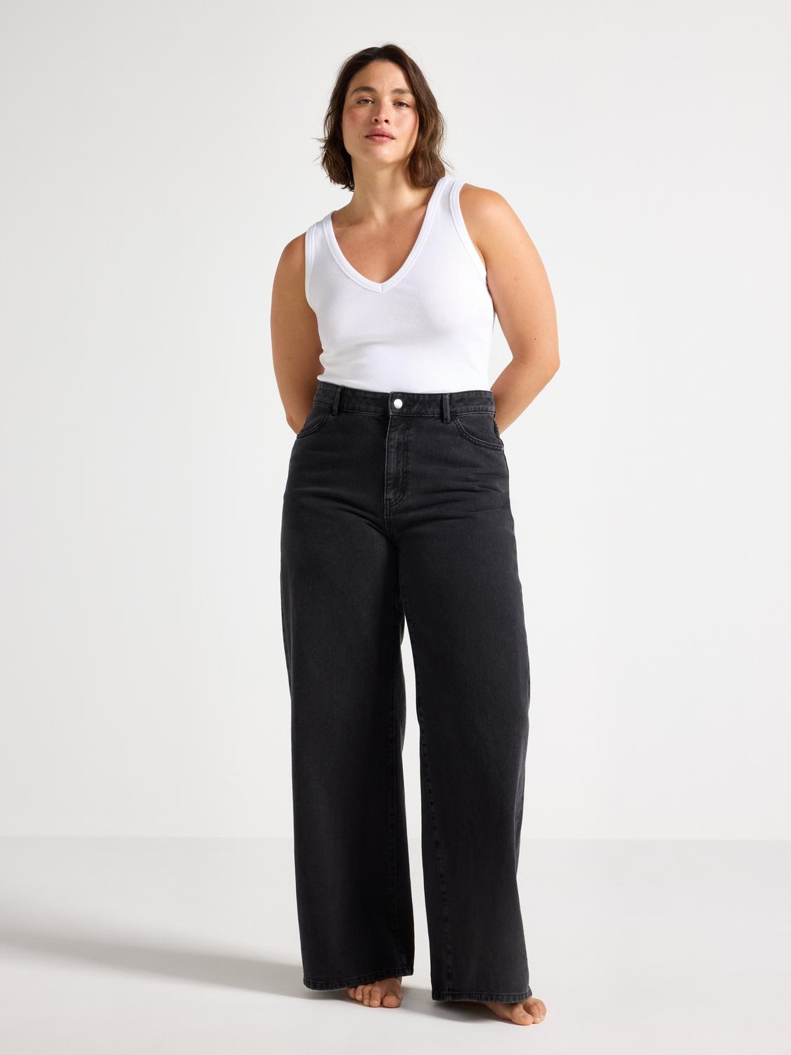 WIDE Jackie jeans med extra vida ben