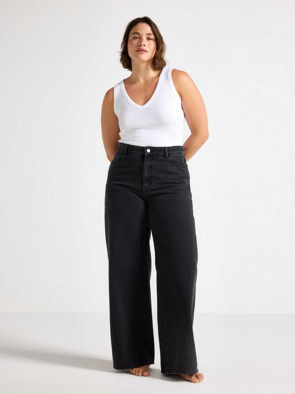 WIDE Jackie jeans med extra vida ben