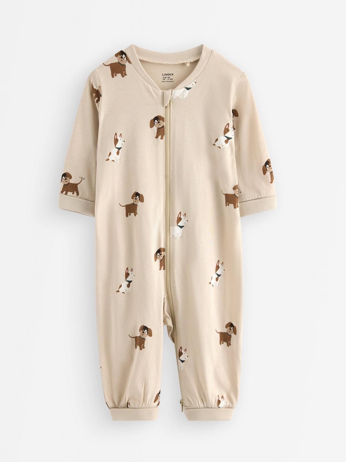 Pyjamas med applikation baktill