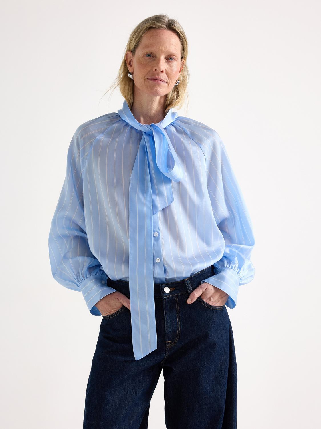 Blus med knytband