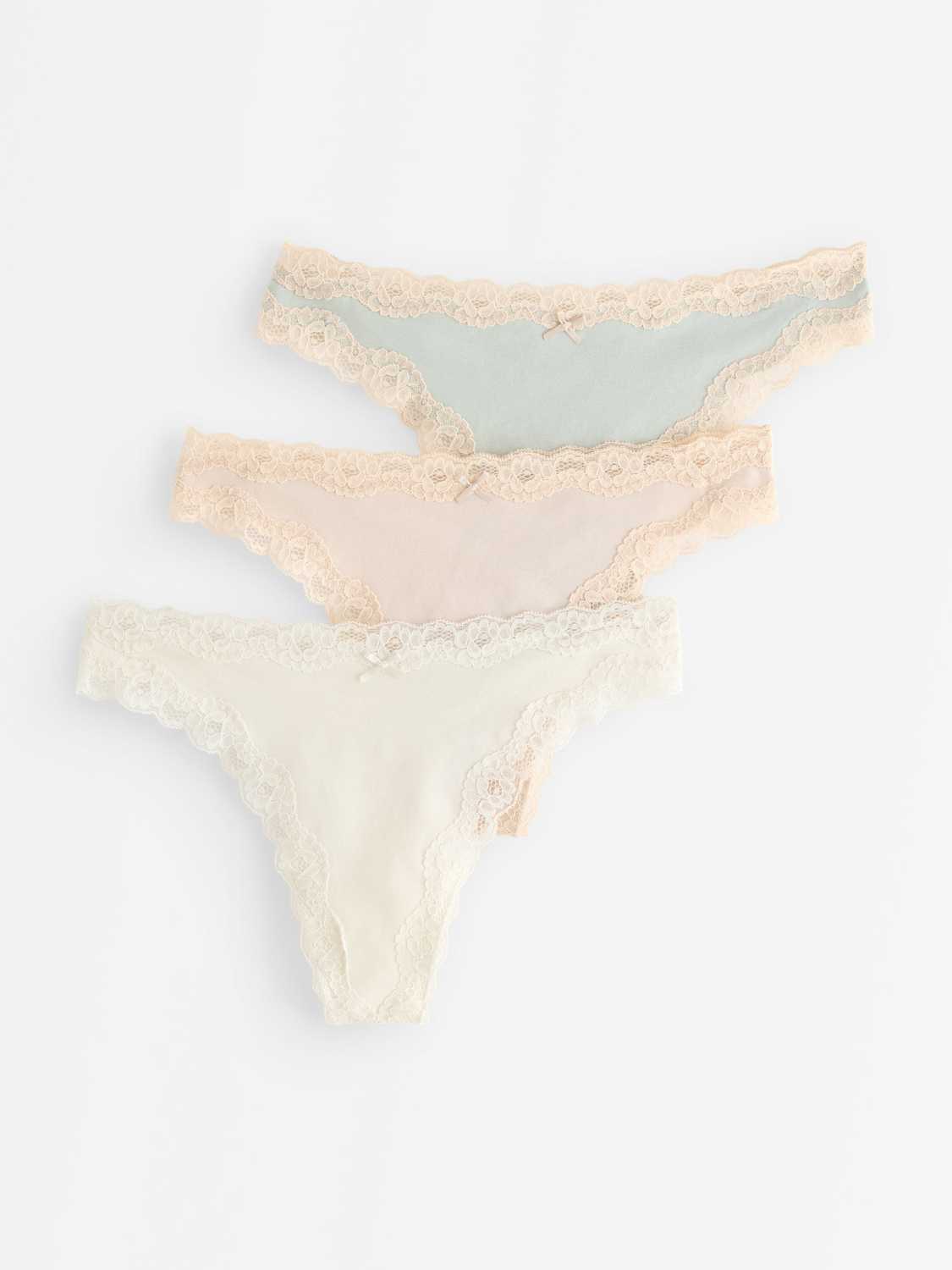 3-pack stringtrosa med spetsdetaljer