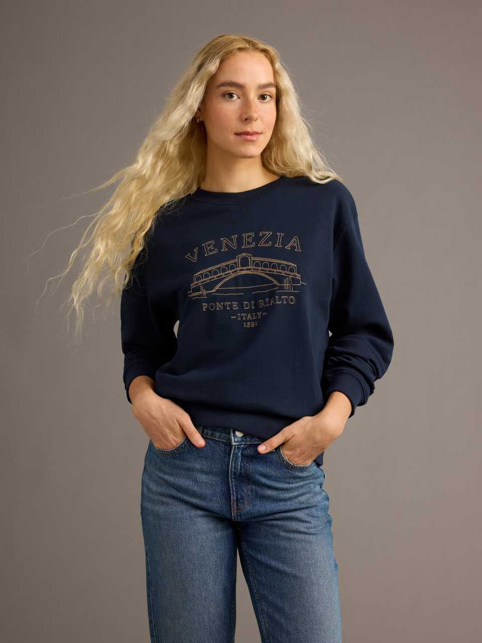 Sweatshirt