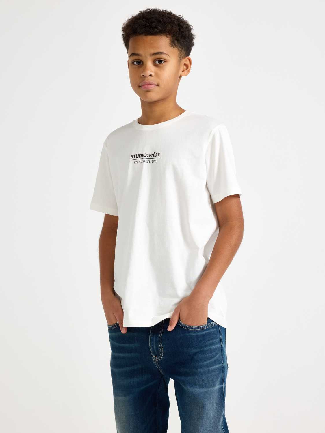 T-shirt