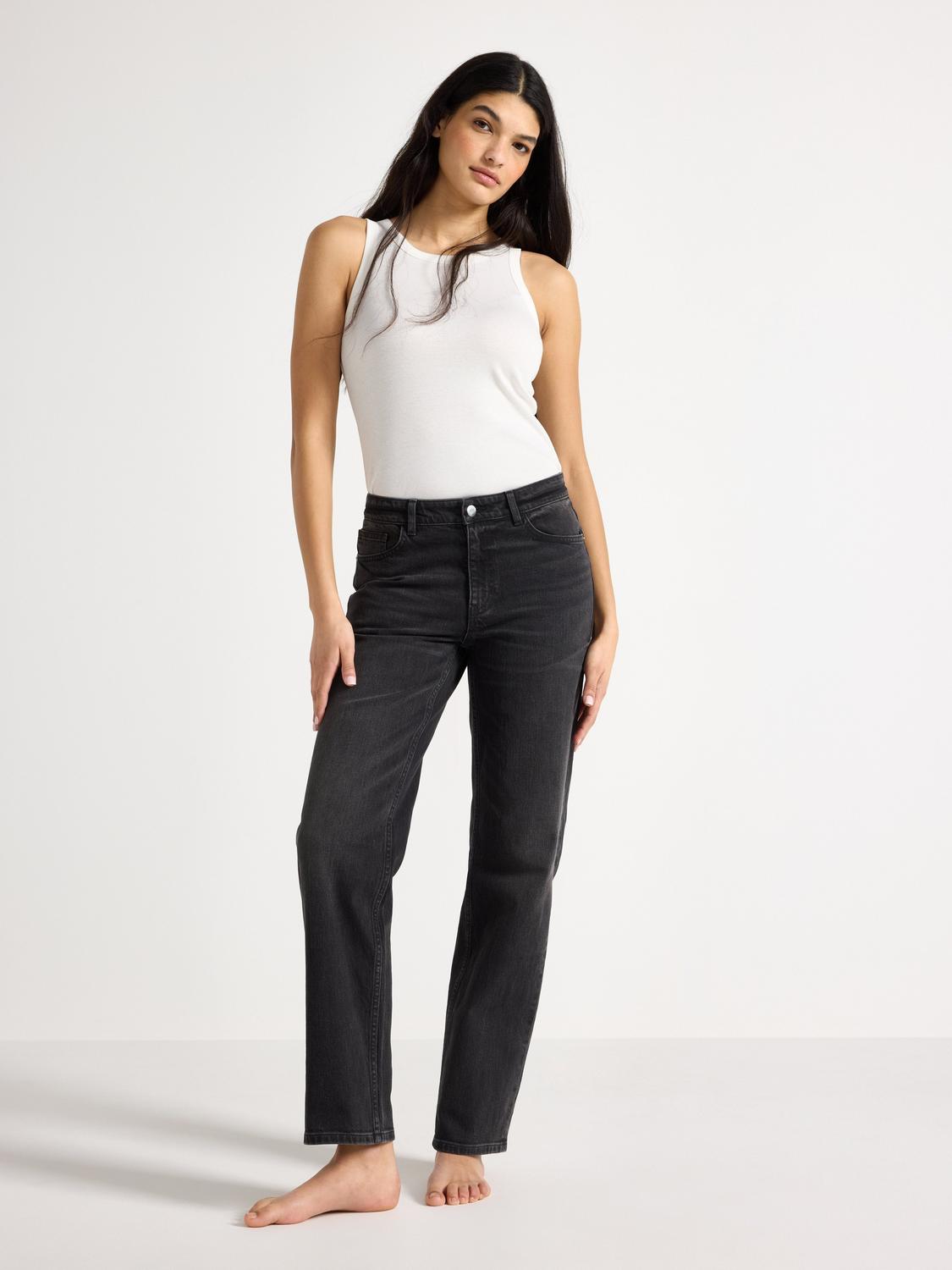 STRAIGHT Nea jeans med lätt stretch