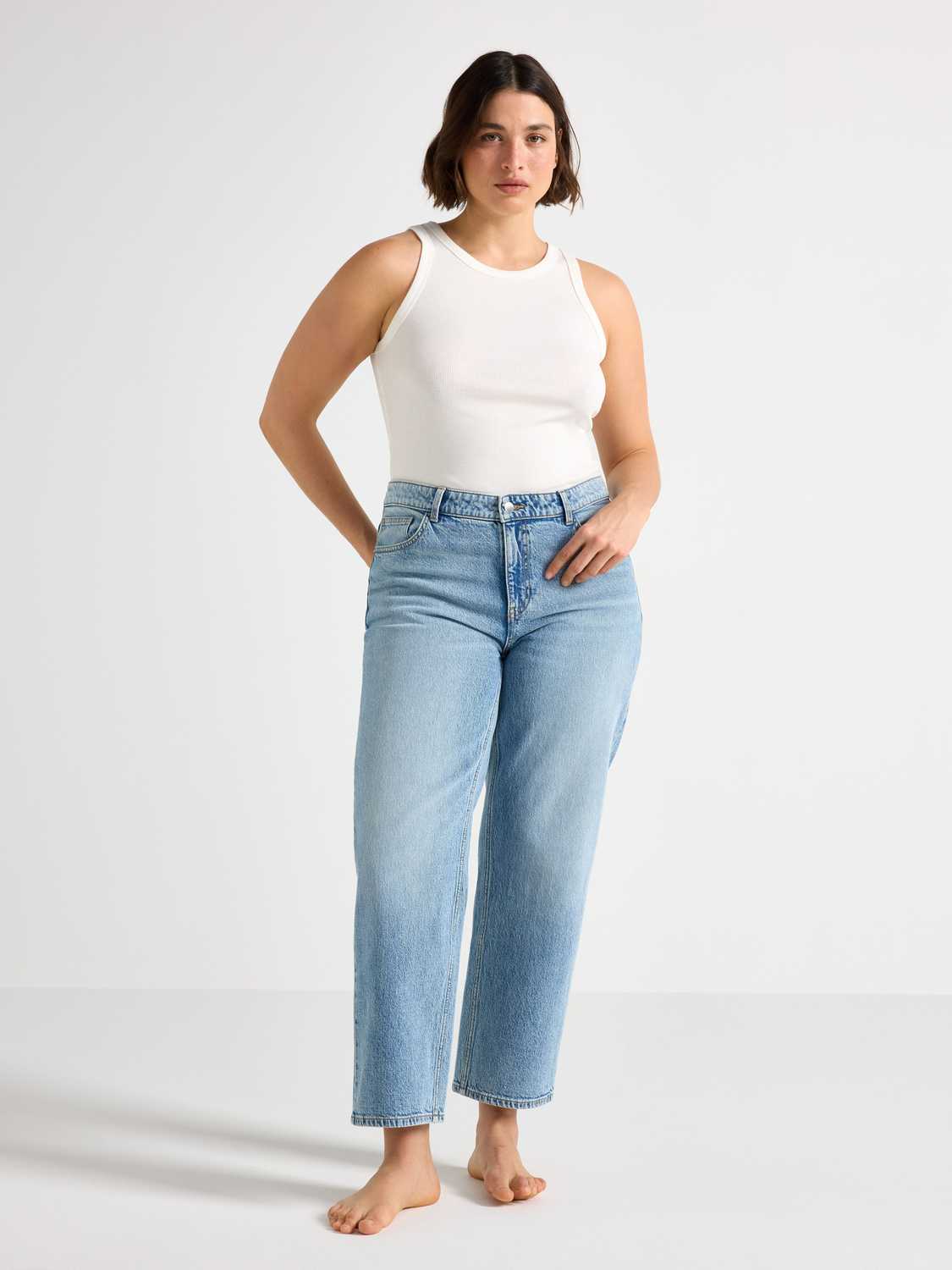 STRAIGHT Nea cropped jeans med lätt stretch