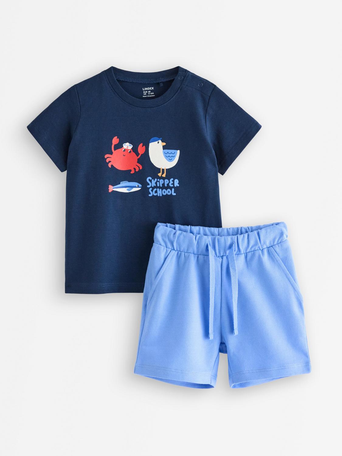 Set - t-shirt och mjukisshorts