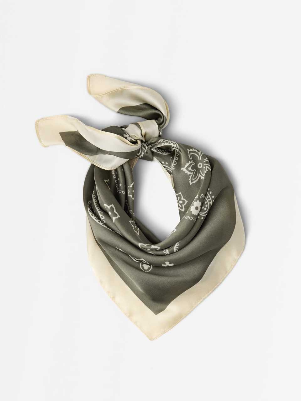 Scarf i satin