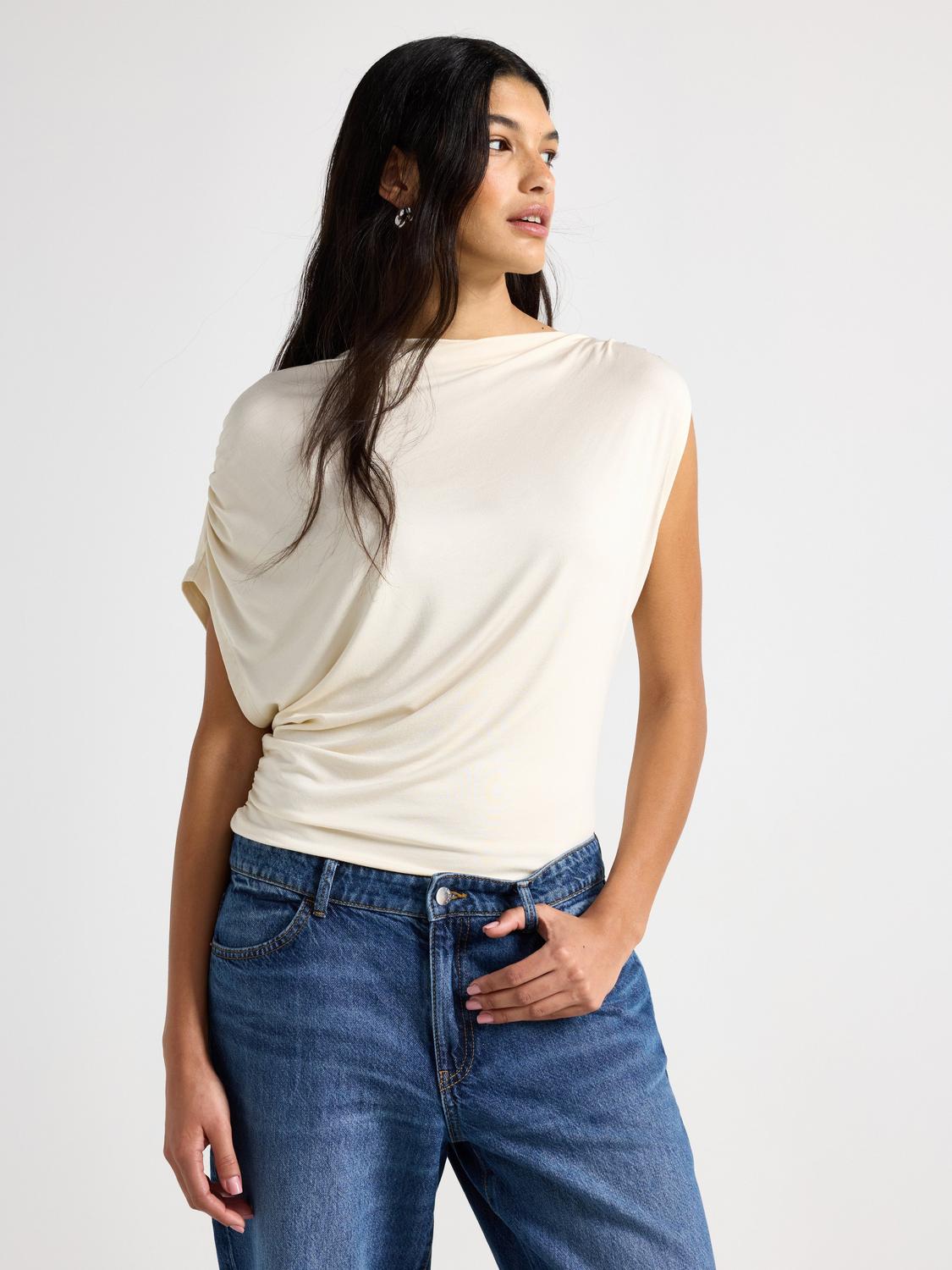 Draperad topp