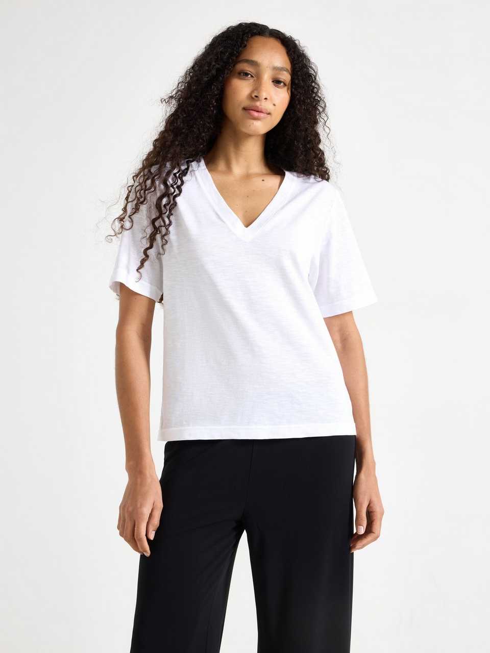 V-ringad t-shirt