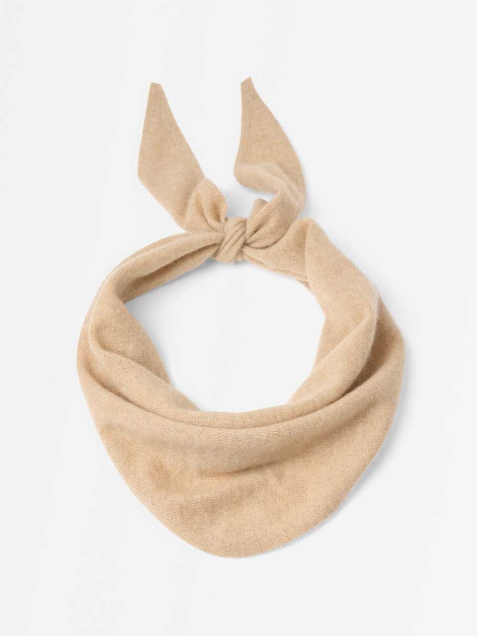 Stickad scarf i kashmir