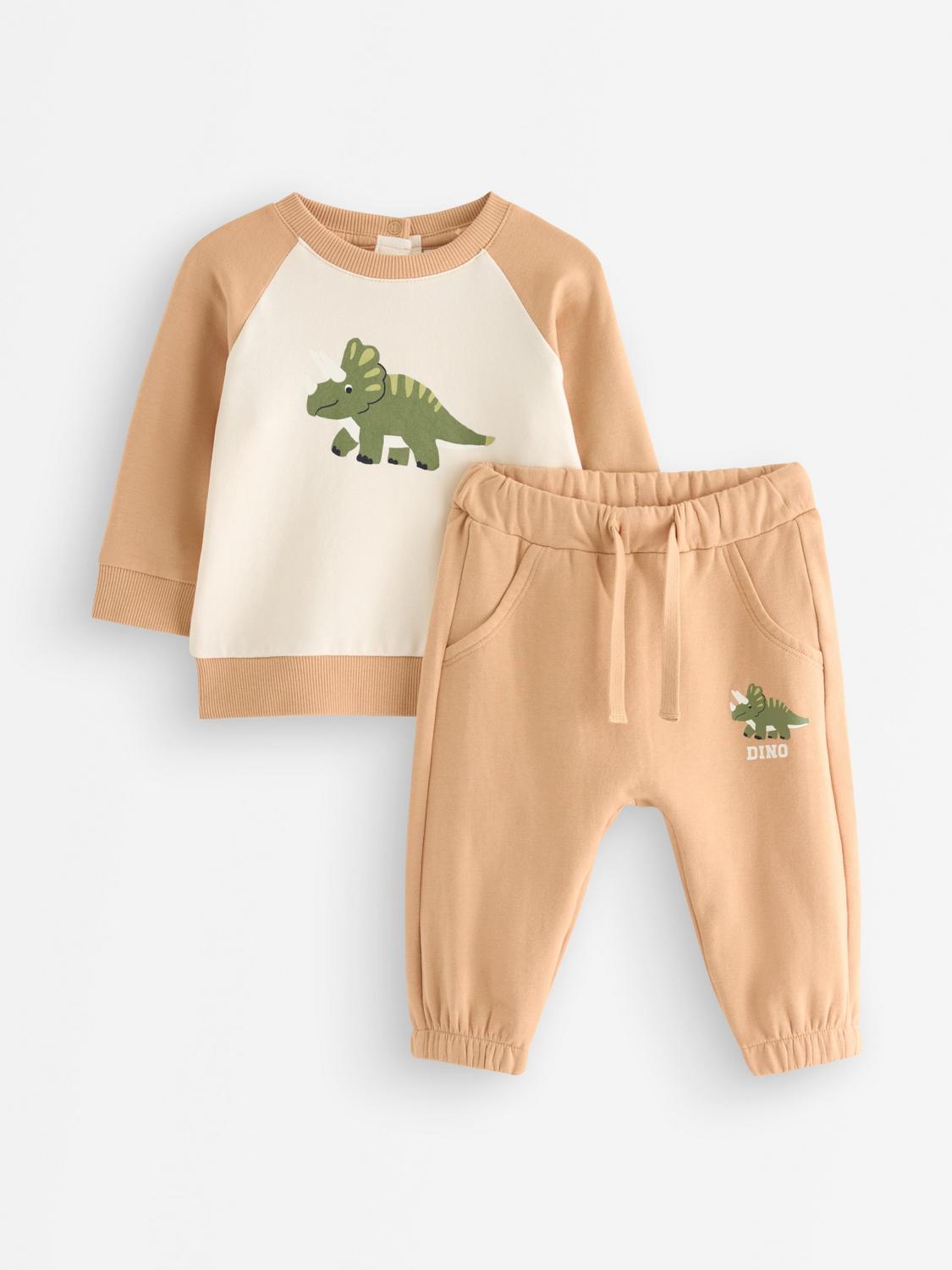 Set med tröja och joggingbyxor