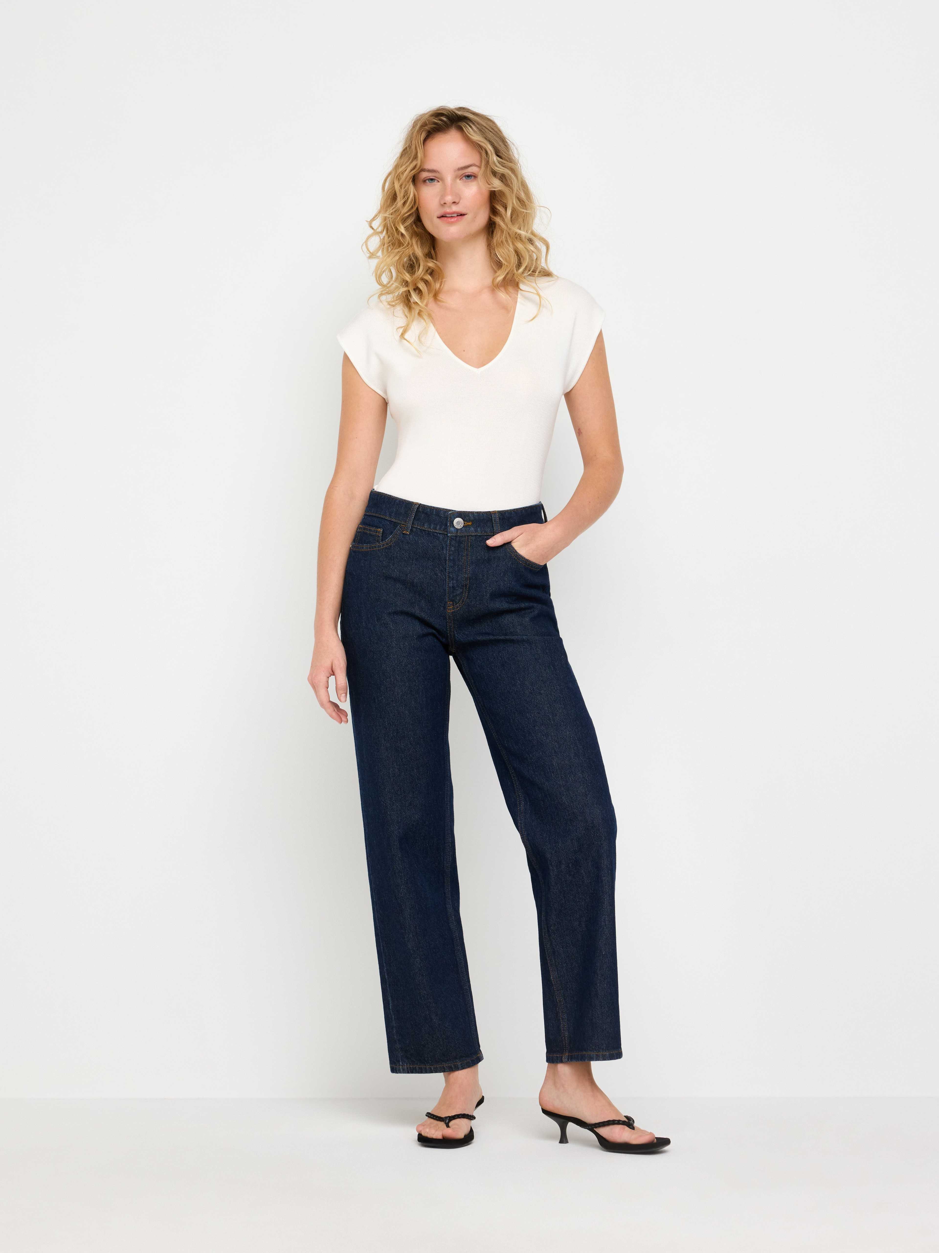 STRAIGHT Nea croppad jeans med lätt stretch
