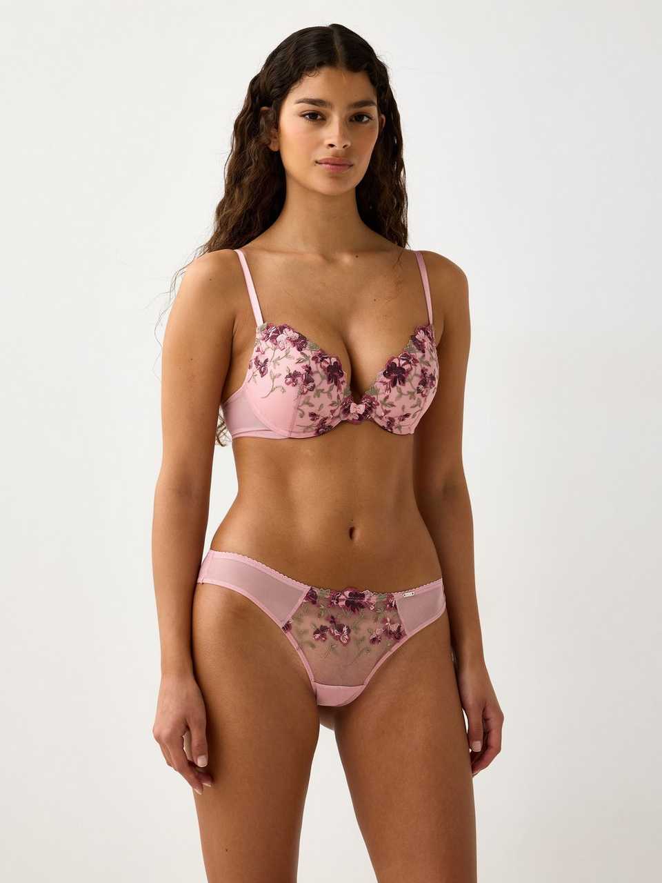 ella m ? Malva push-up bh med spets