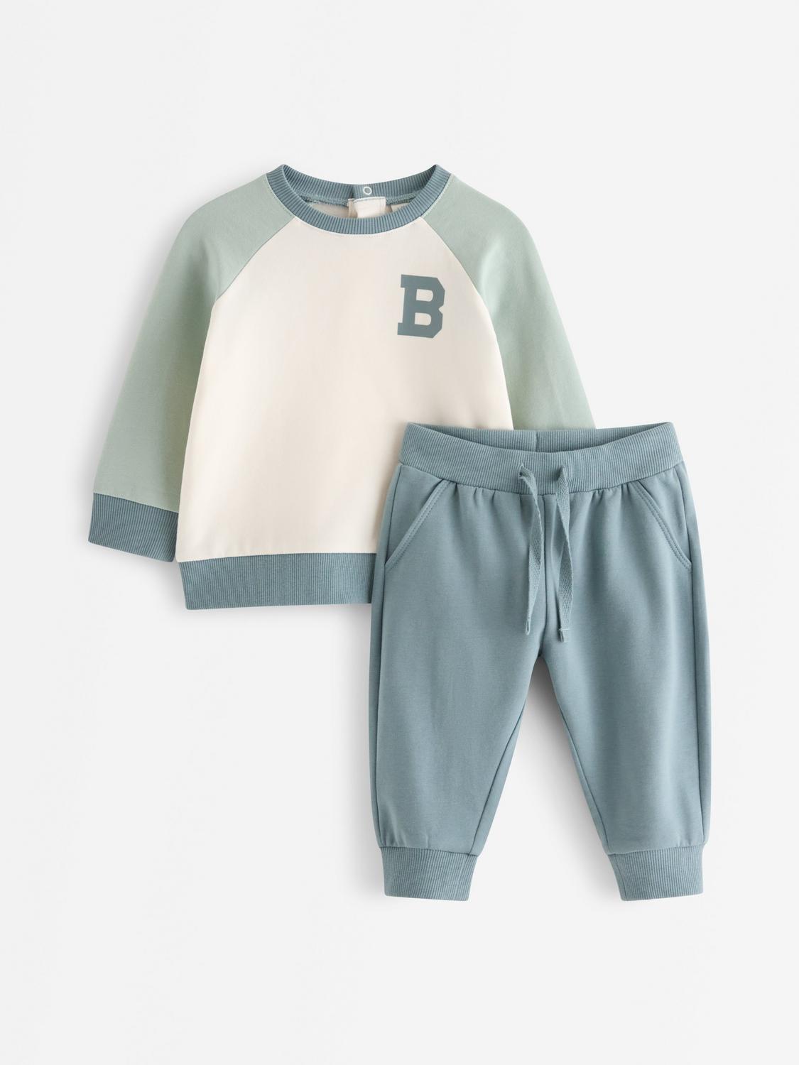 Set med sweatshirt och mjukisbyxor