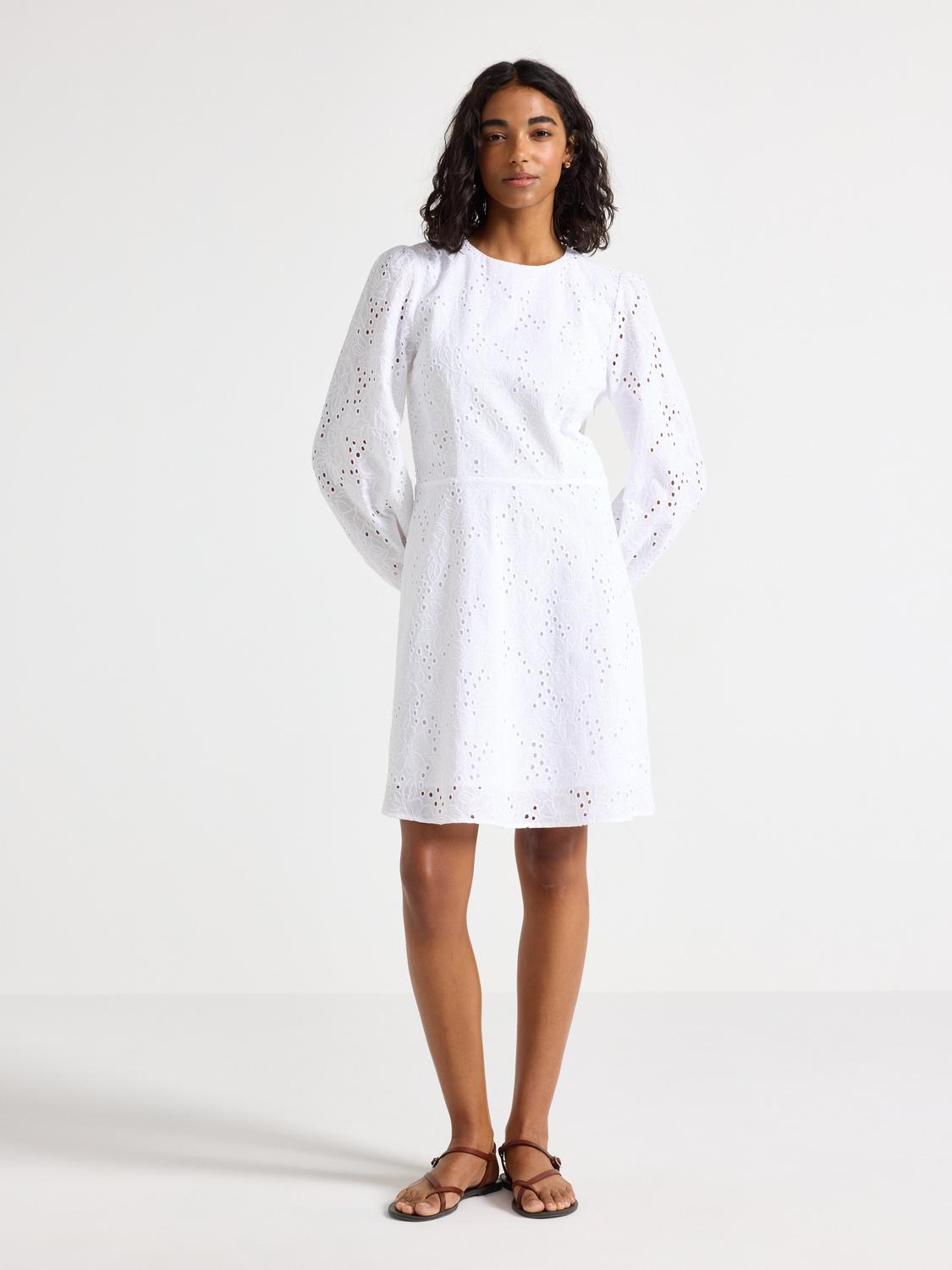 Miniklänning med broderie anglaise