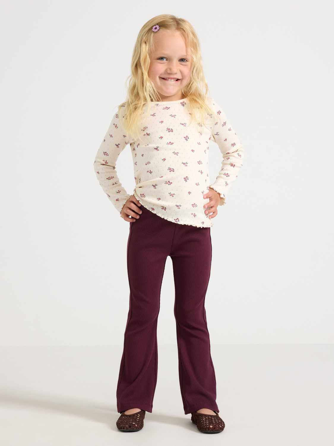 Utsvängda ribbade leggings