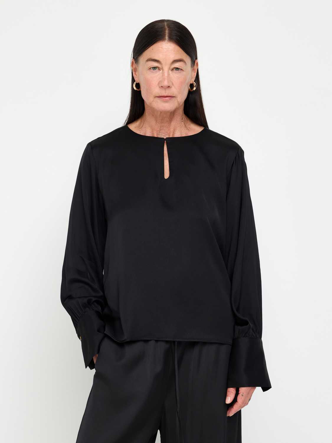 Blus i satin