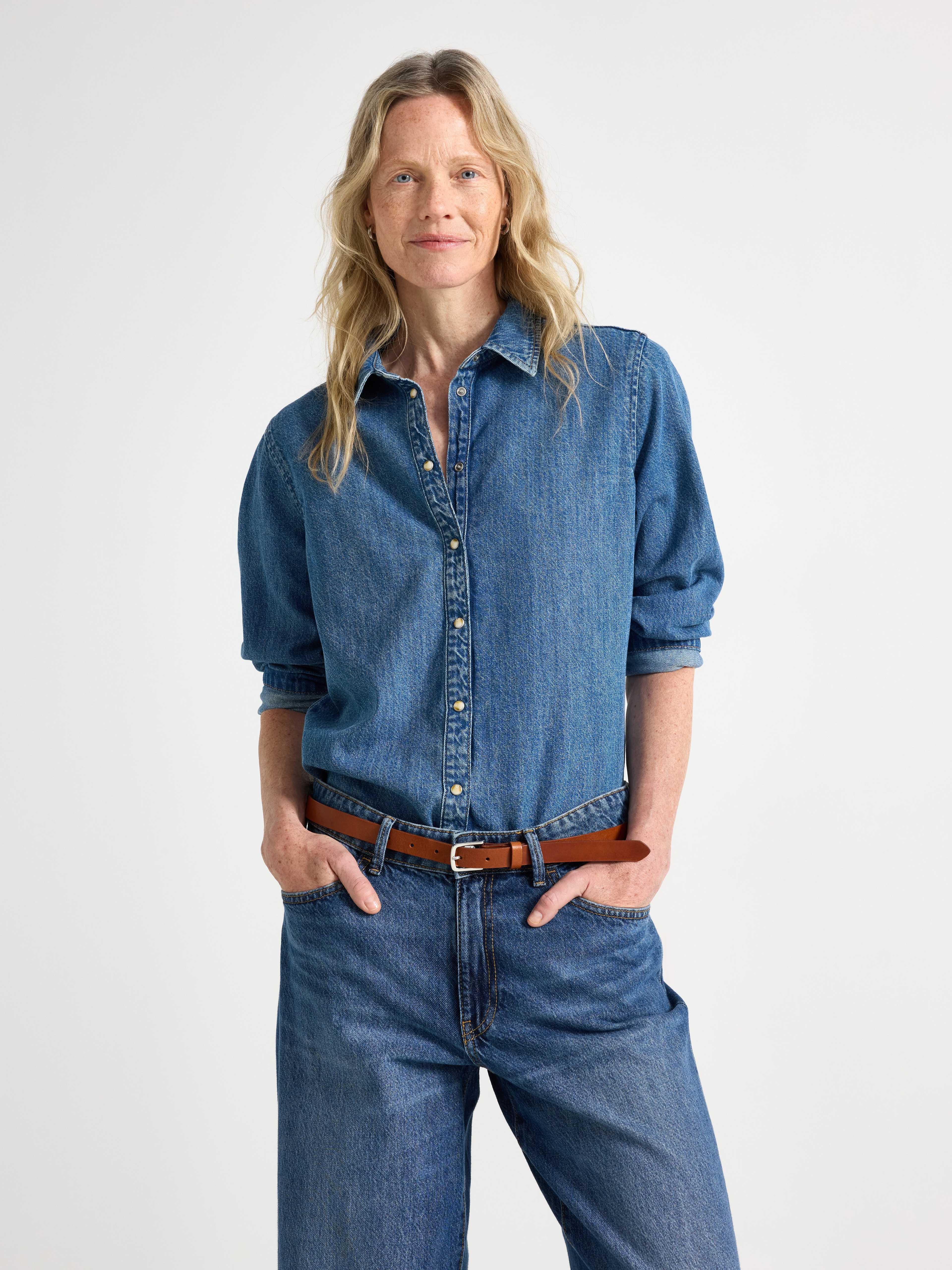 Långärmad jeansskjorta