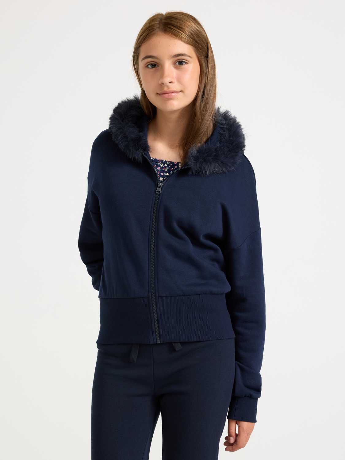 Hoodie med fuskpäls